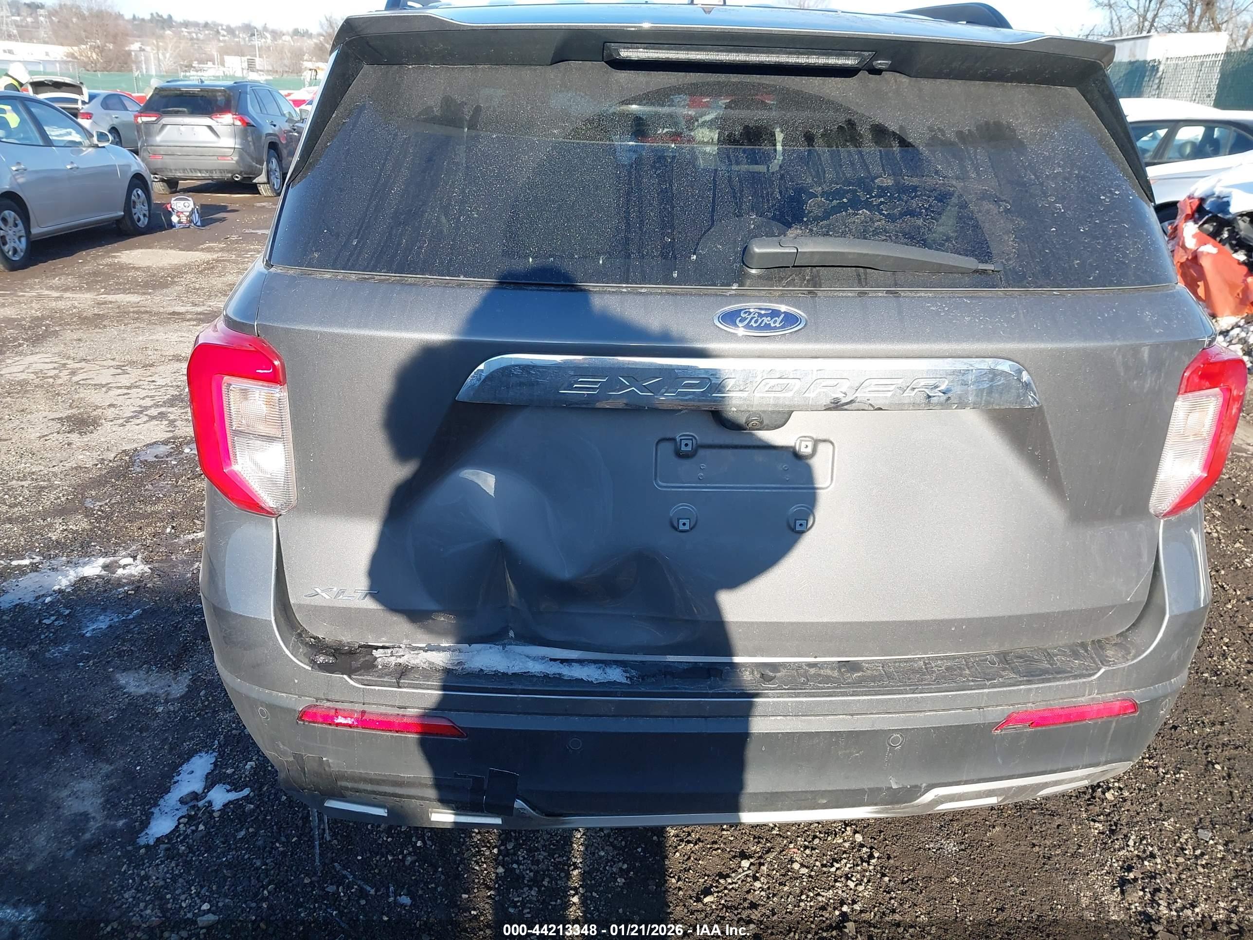 FORD EXPLORER image 6