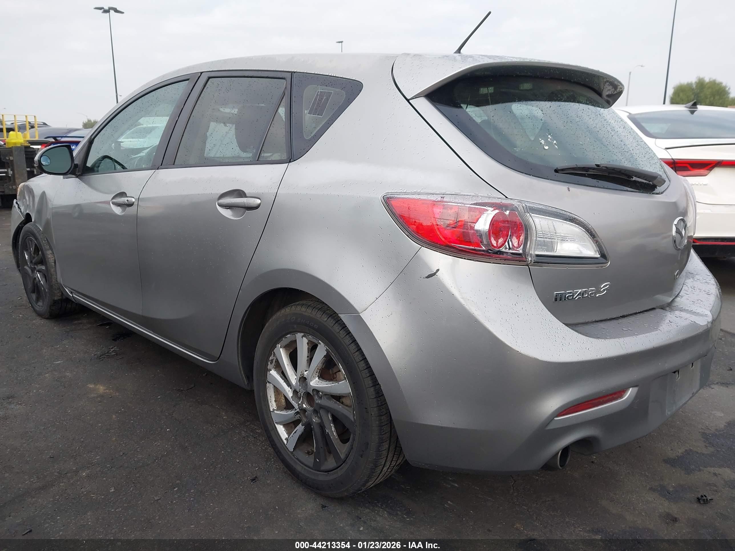 MAZDA MAZDA3 image 3