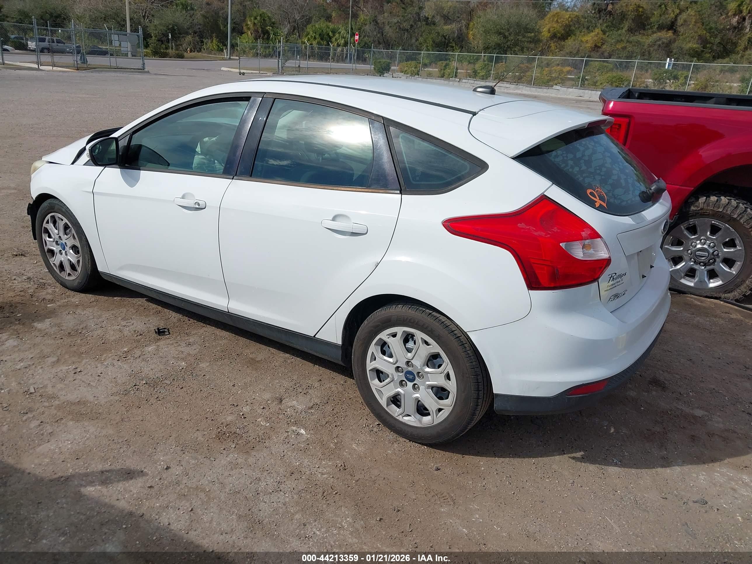 FORD FOCUS image 3