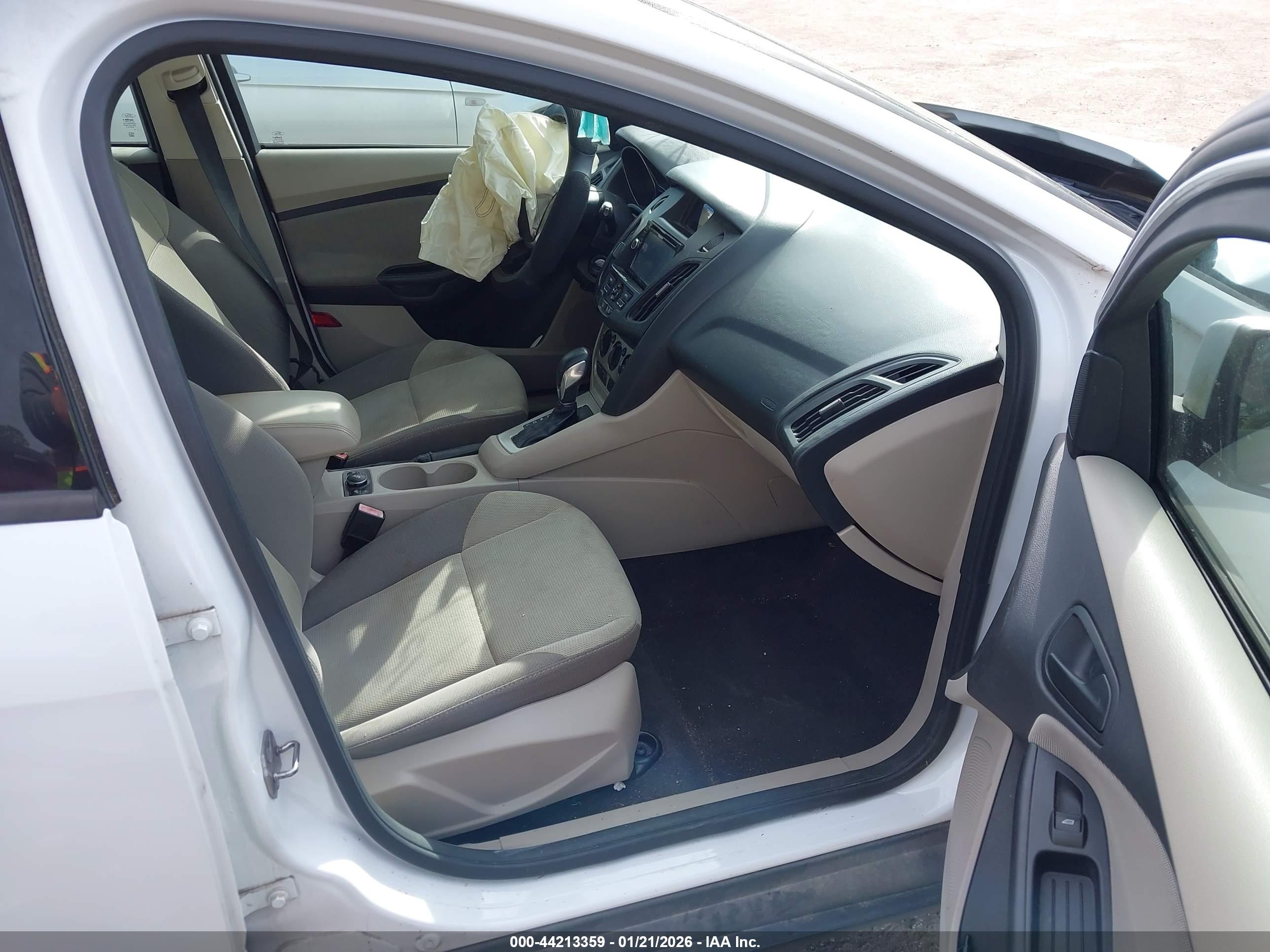 FORD FOCUS image 5