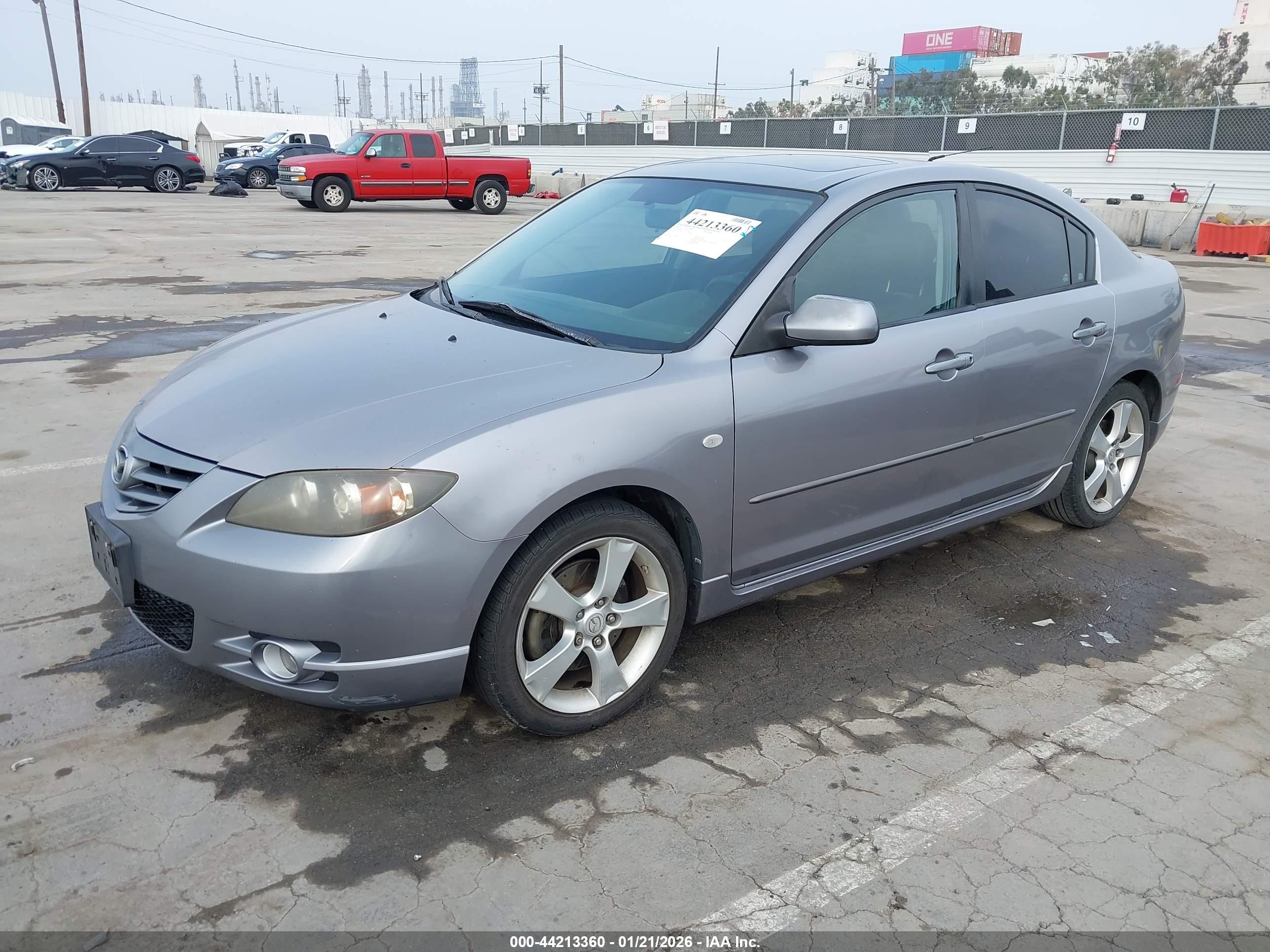 MAZDA MAZDA3 image 2