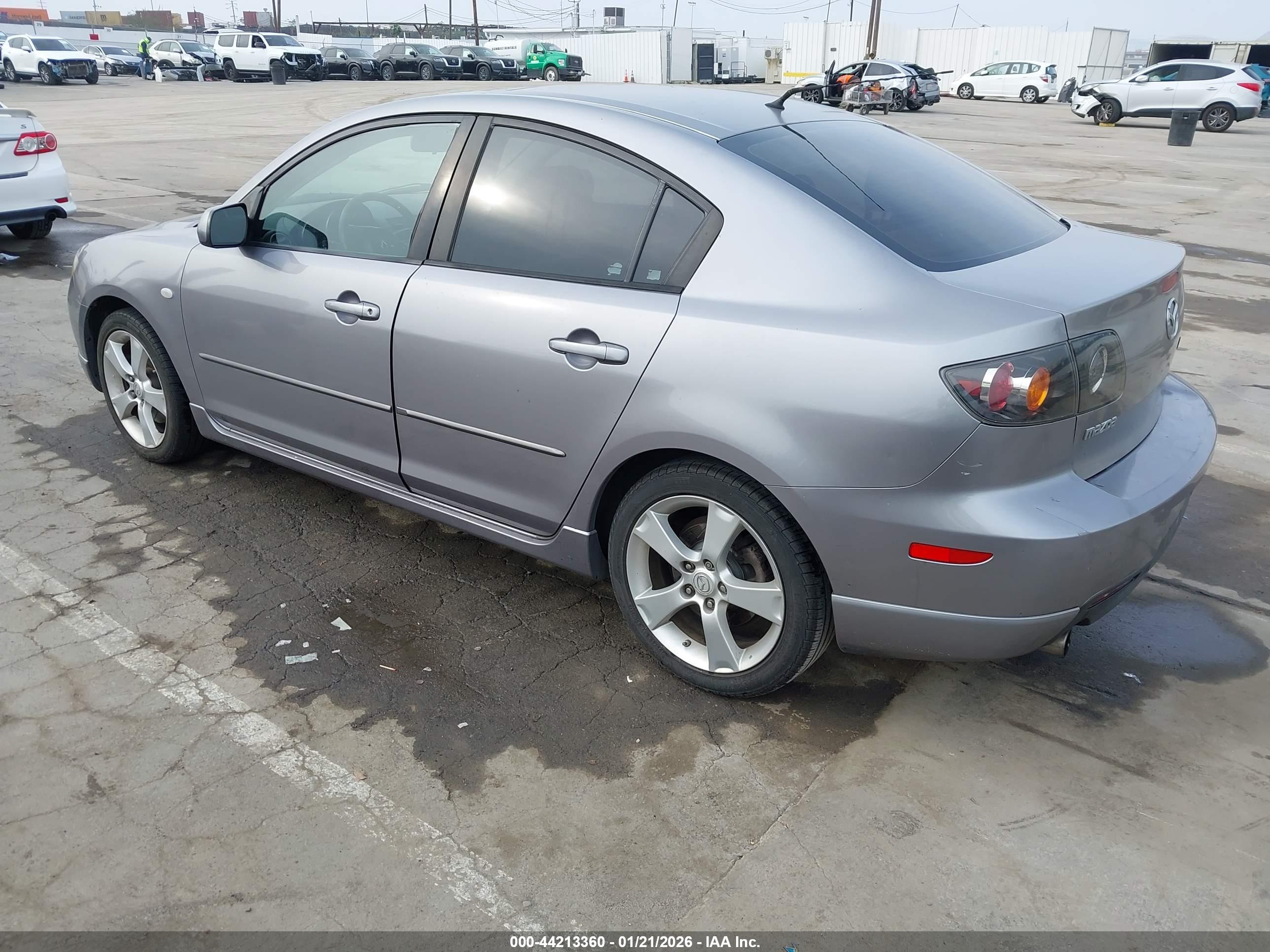 MAZDA MAZDA3 image 3