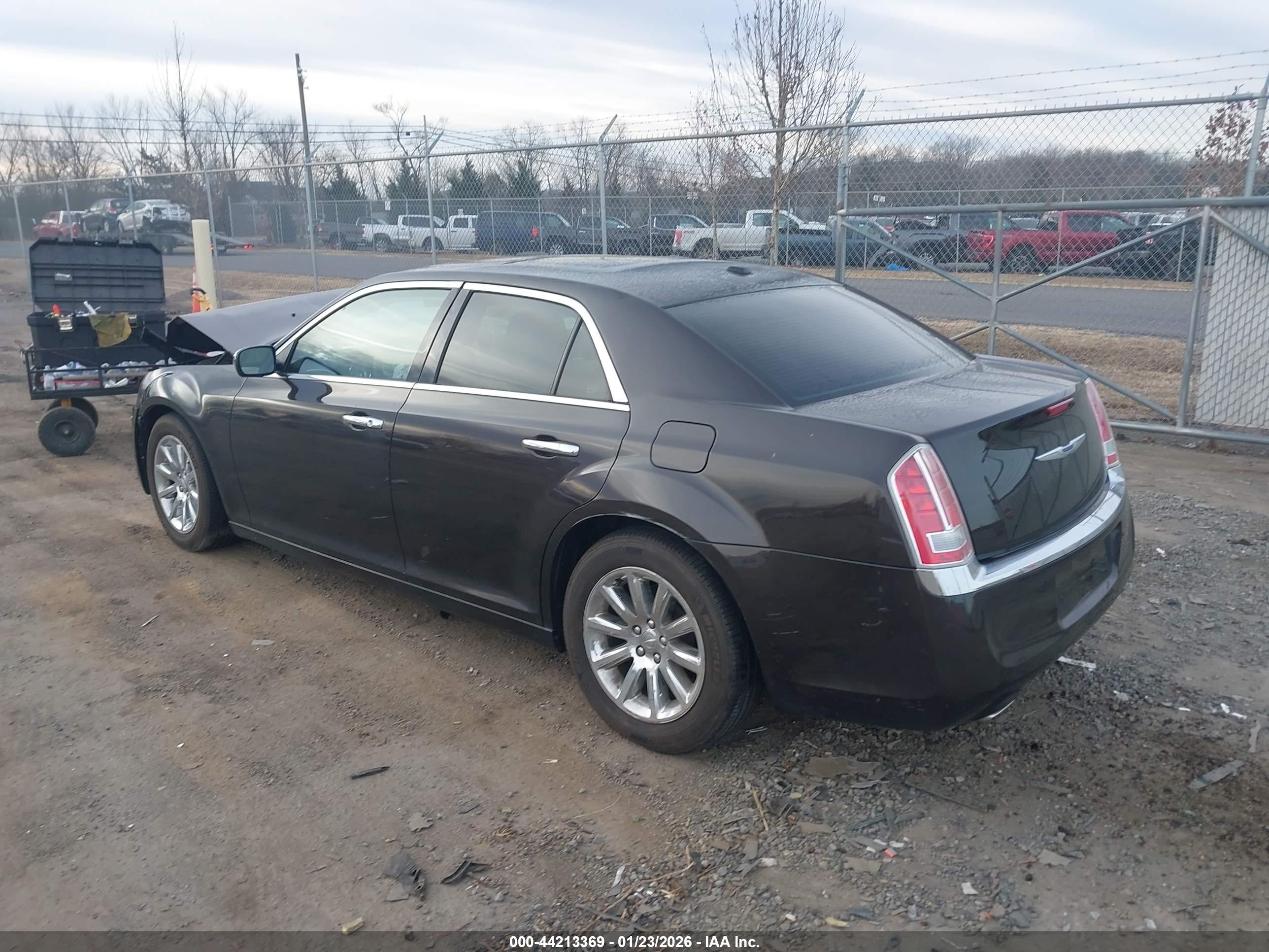CHRYSLER 300 image 3