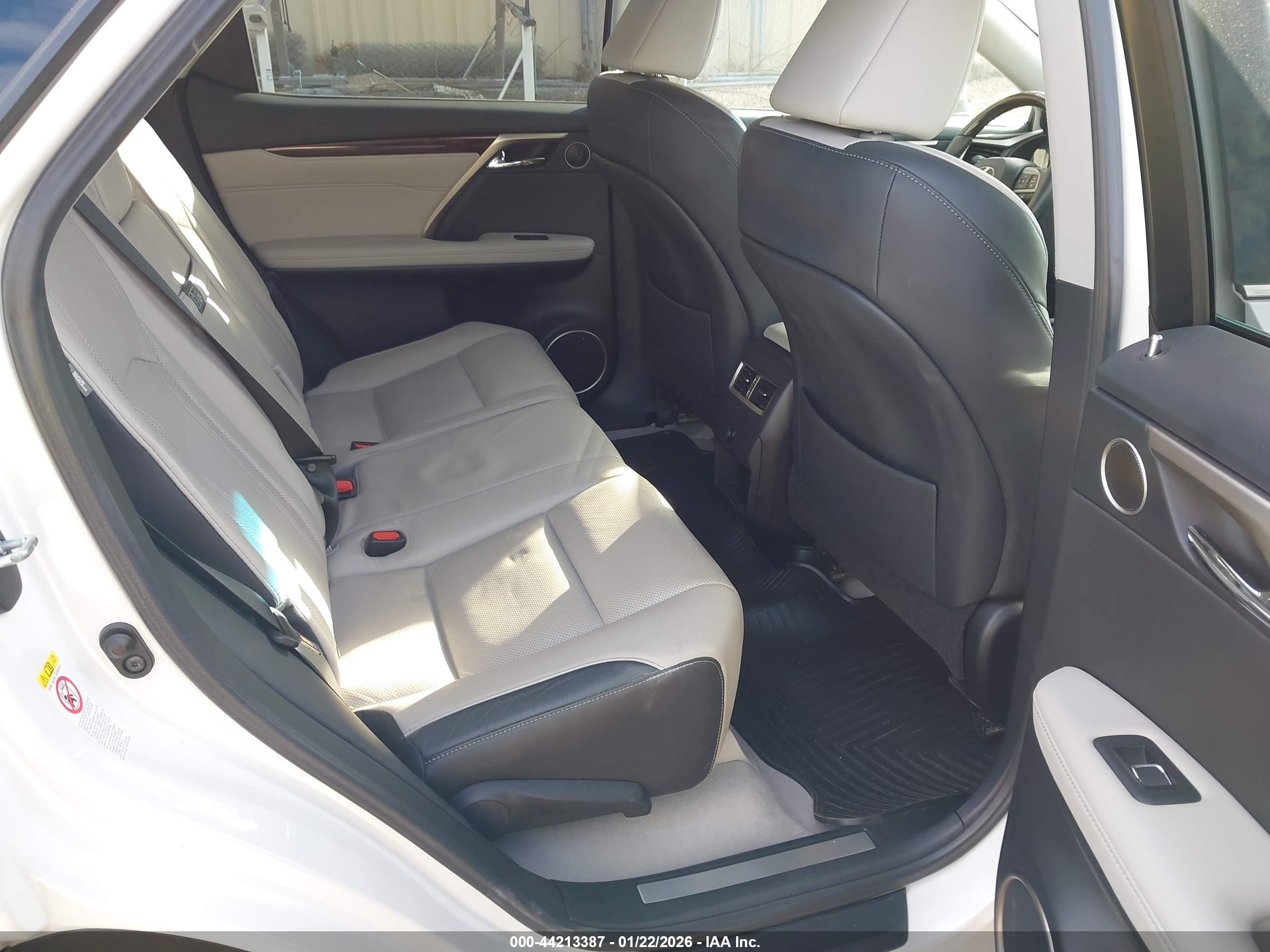 LEXUS RX image 8