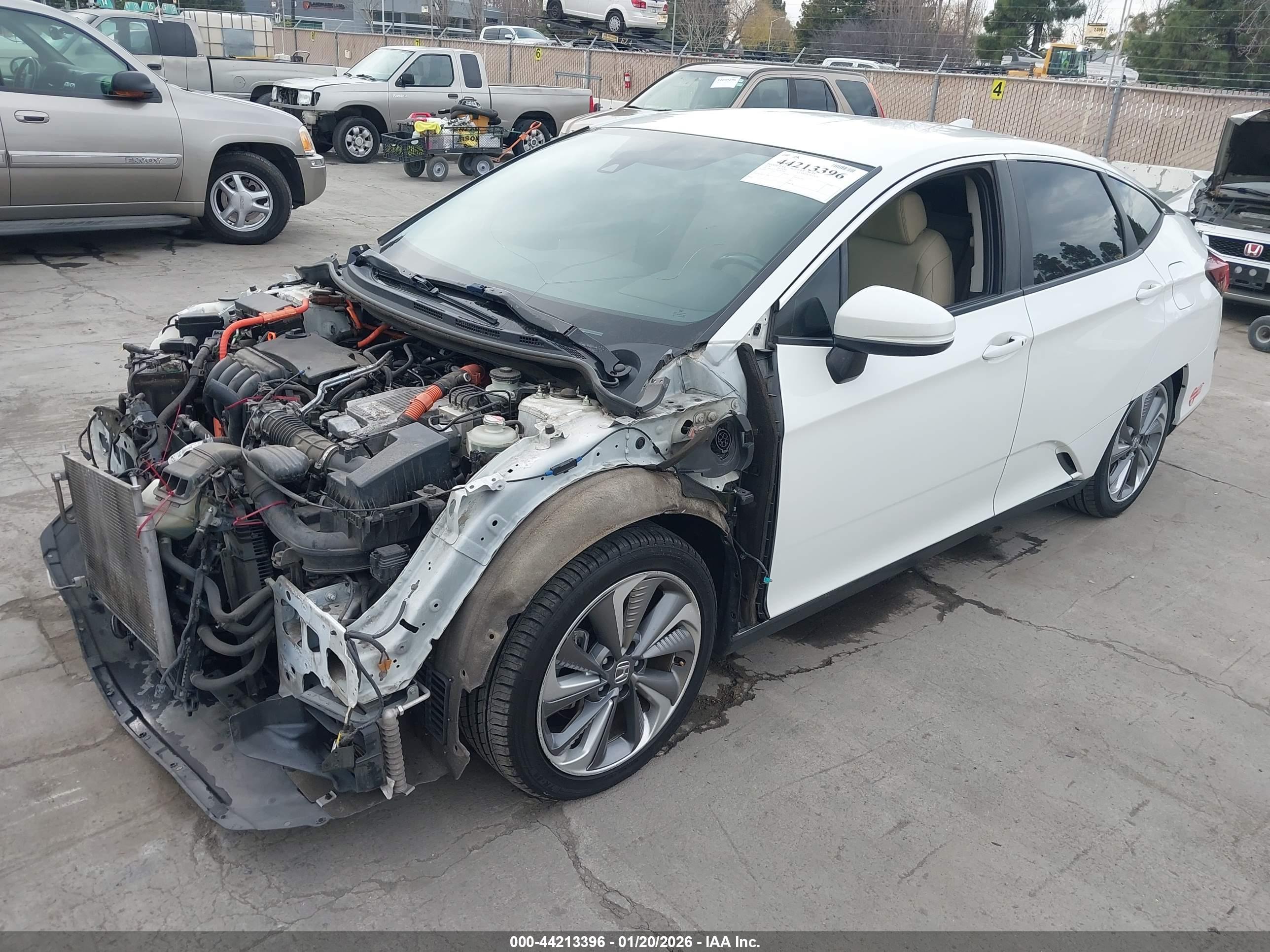 HONDA CLARITY image 2