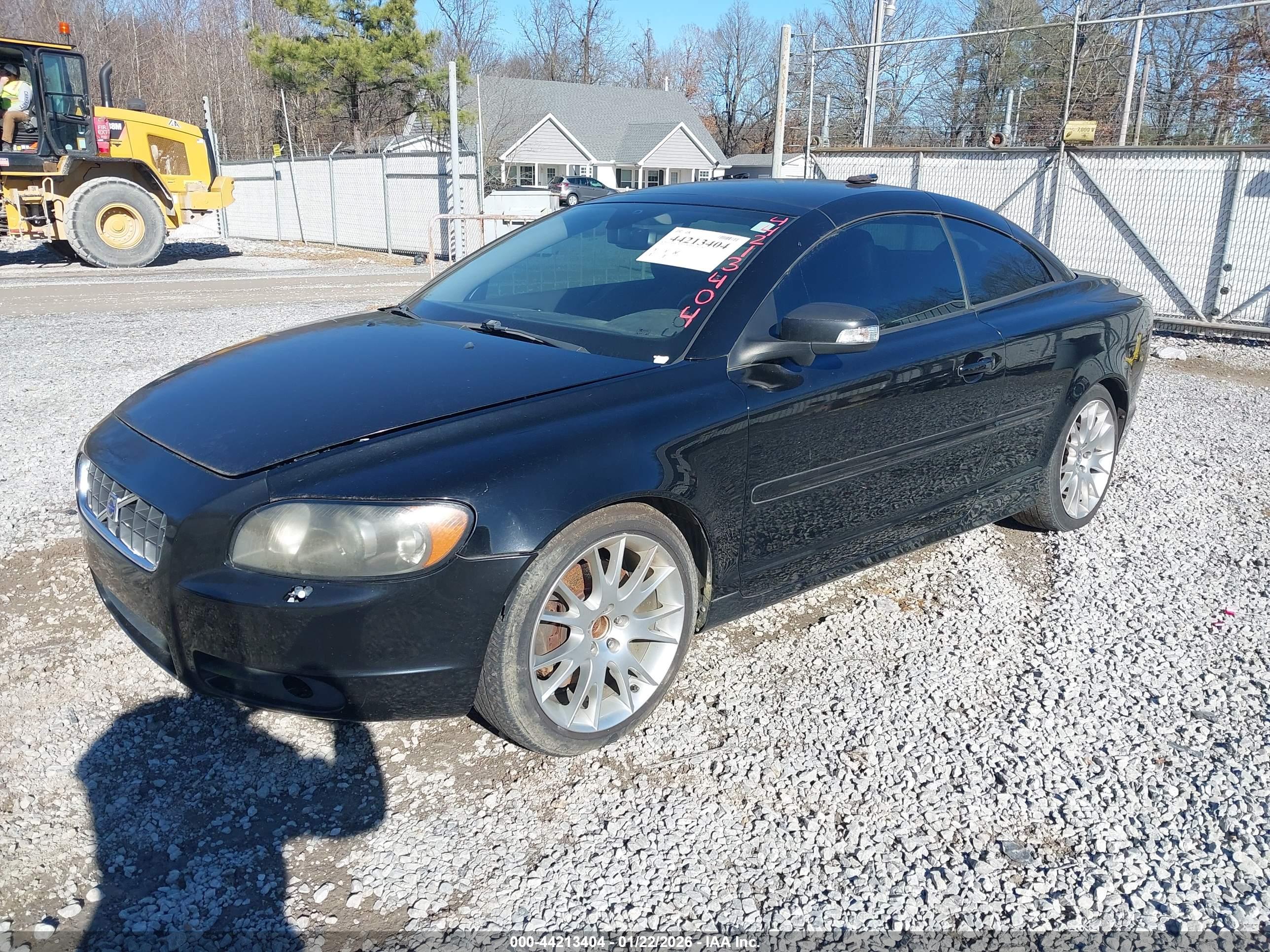 VOLVO C70 image 2