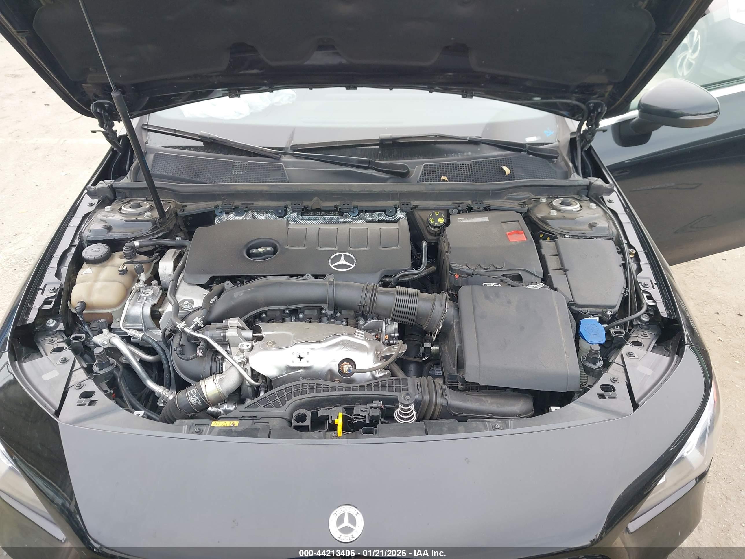 MERCEDES-BENZ CLA image 10