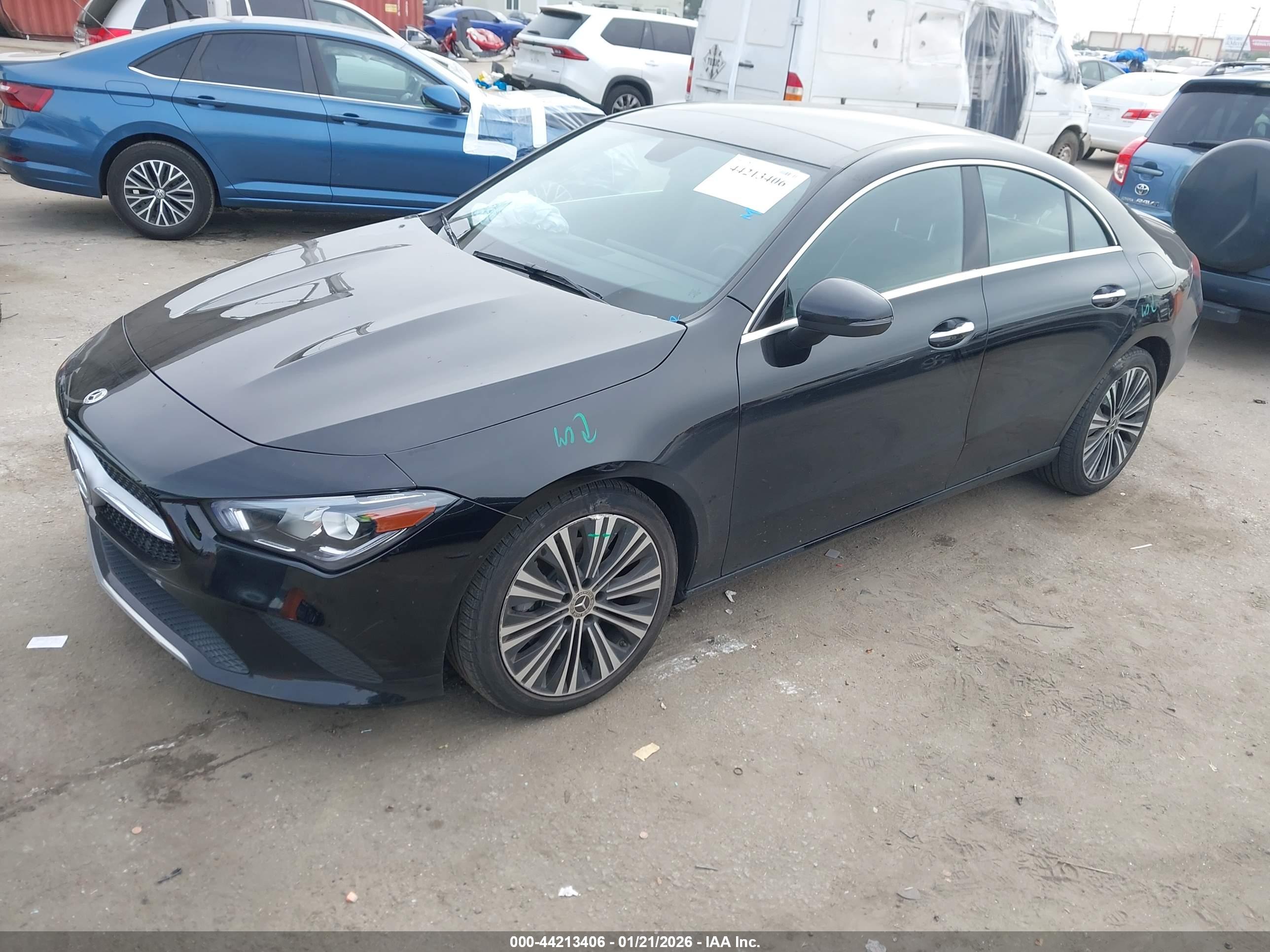 MERCEDES-BENZ CLA image 2