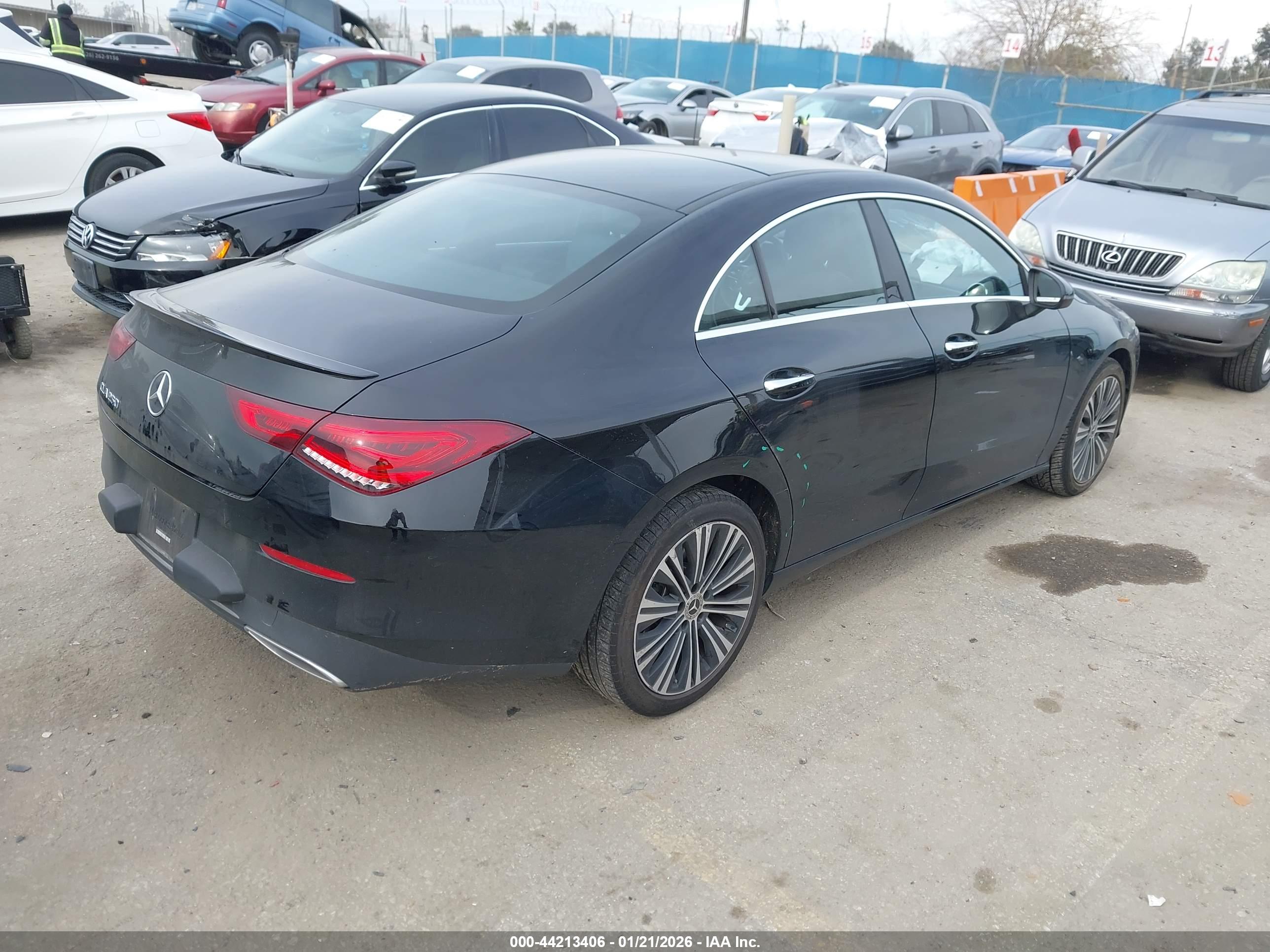 MERCEDES-BENZ CLA image 4
