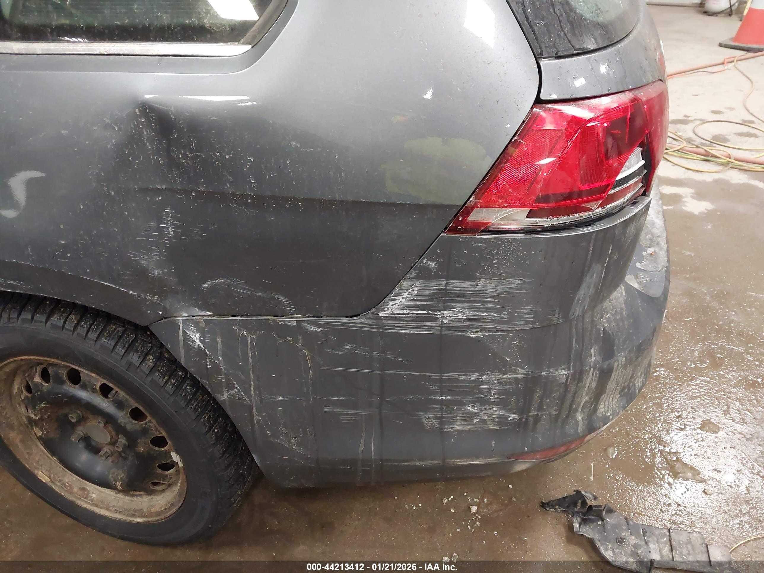 VOLKSWAGEN GOLF image 6