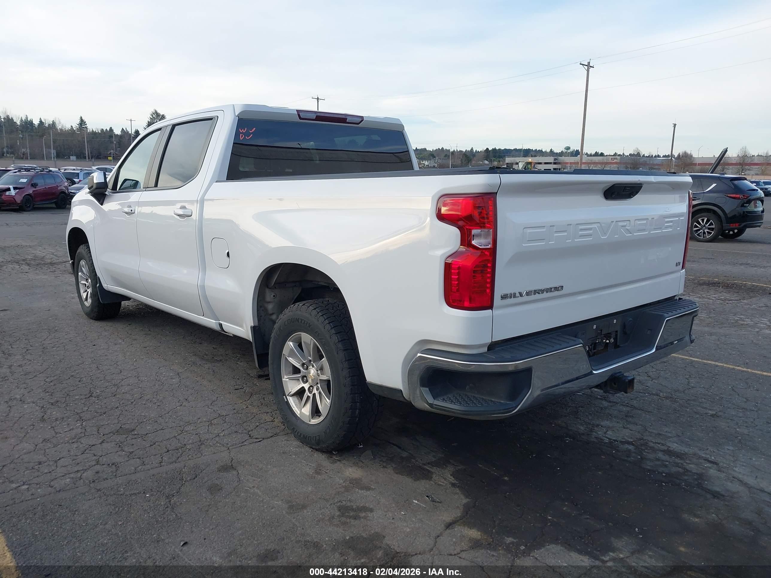 CHEVROLET SILVERADO image 3