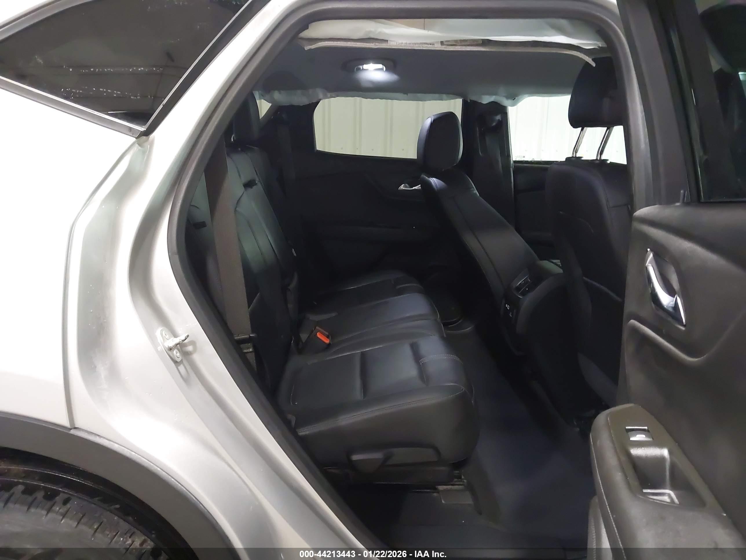 CHEVROLET BLAZER image 8