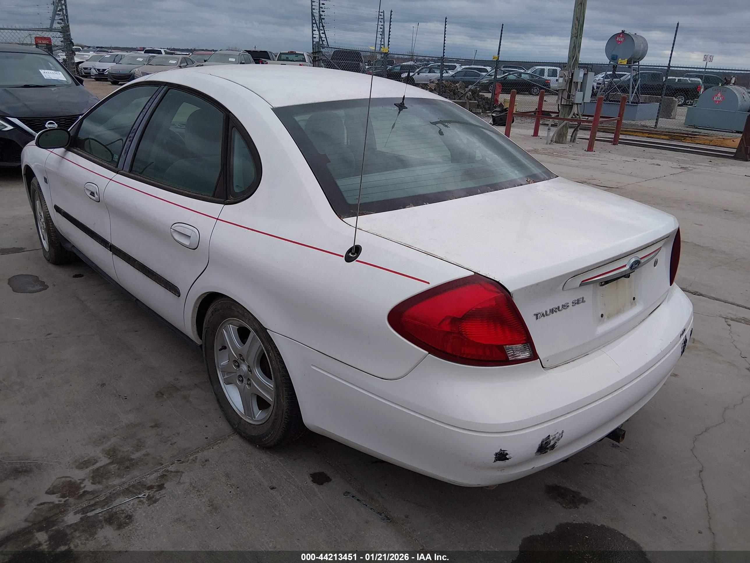 FORD TAURUS image 3