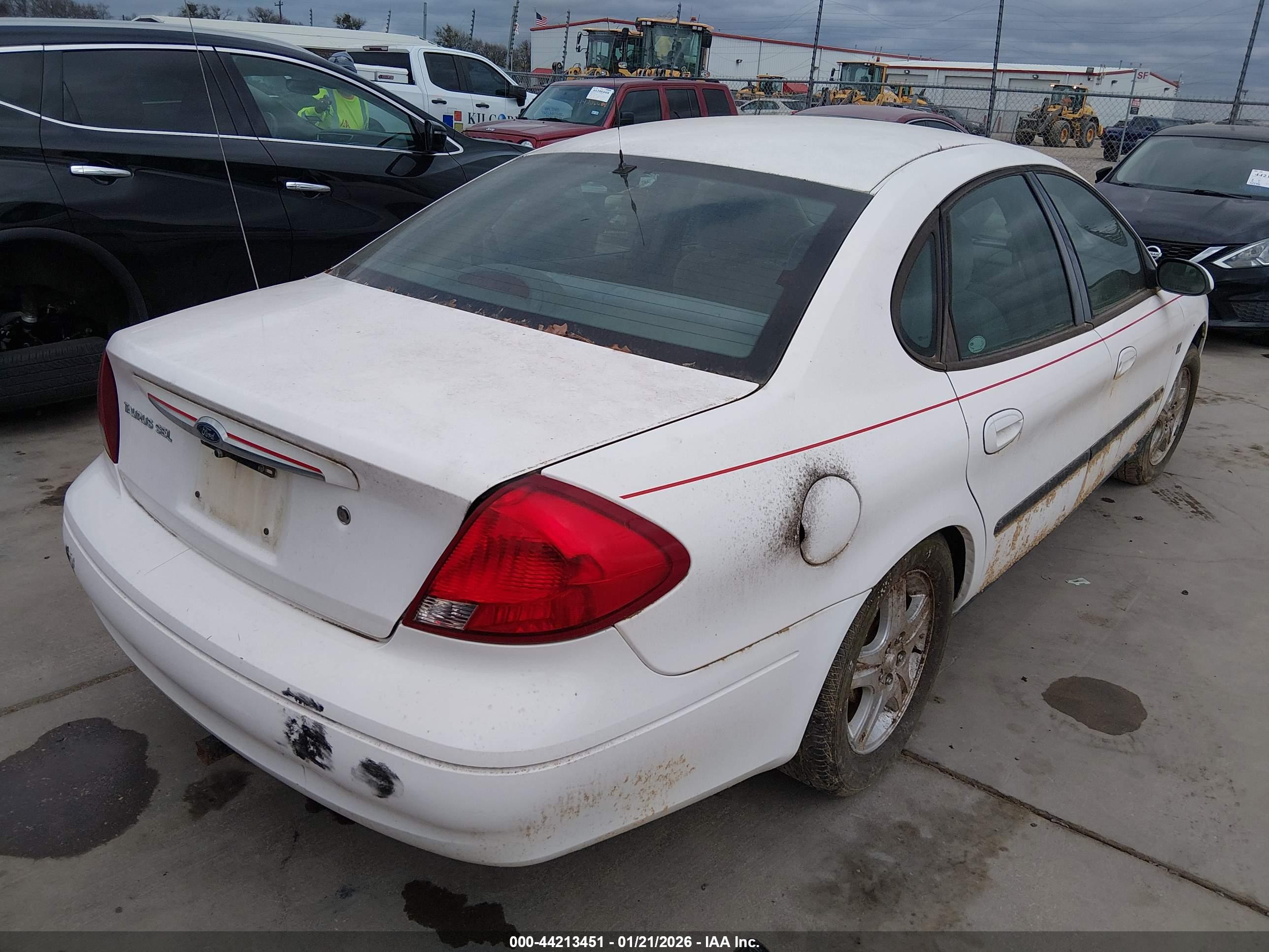 FORD TAURUS image 4