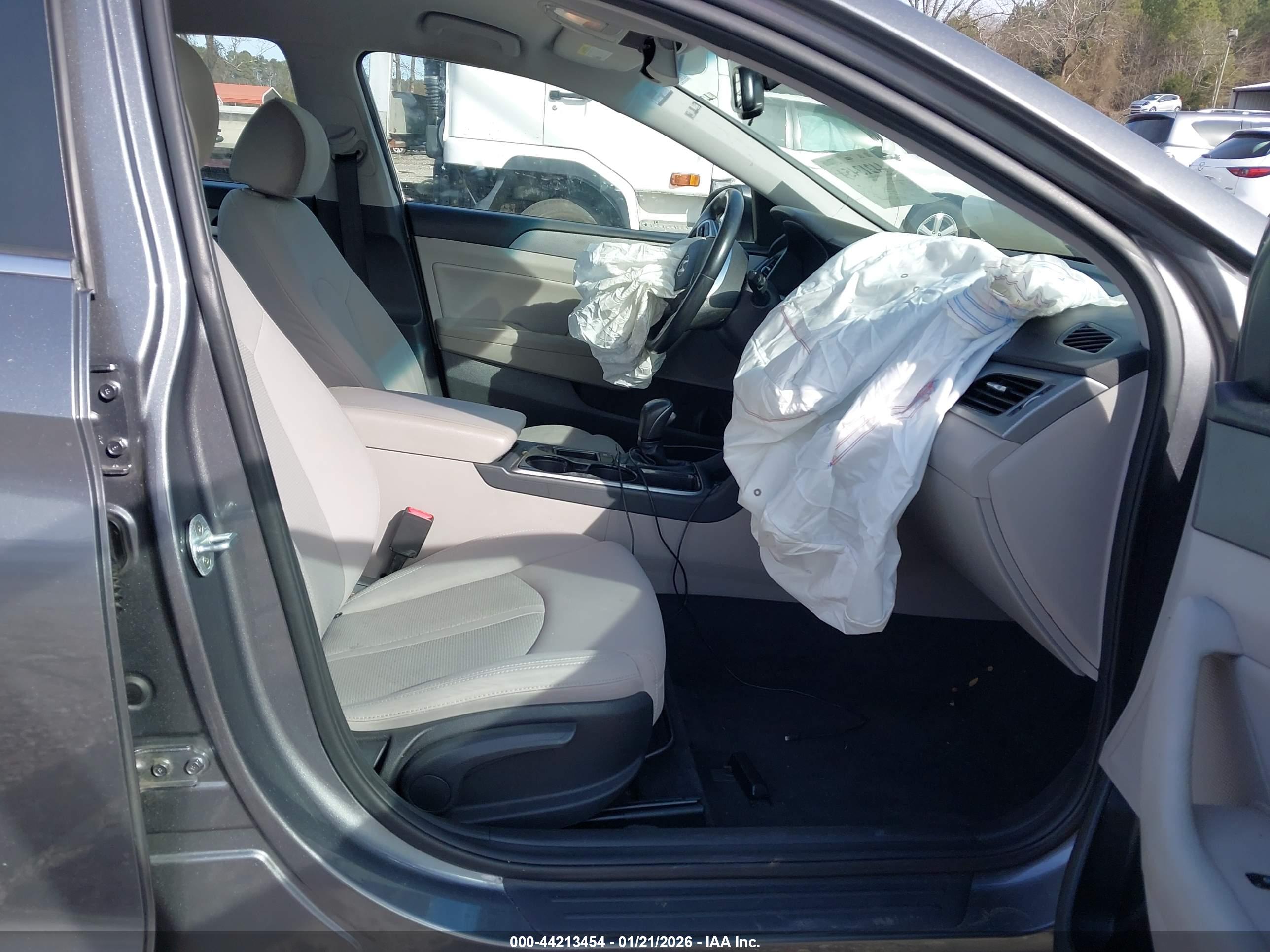 HYUNDAI SONATA image 5