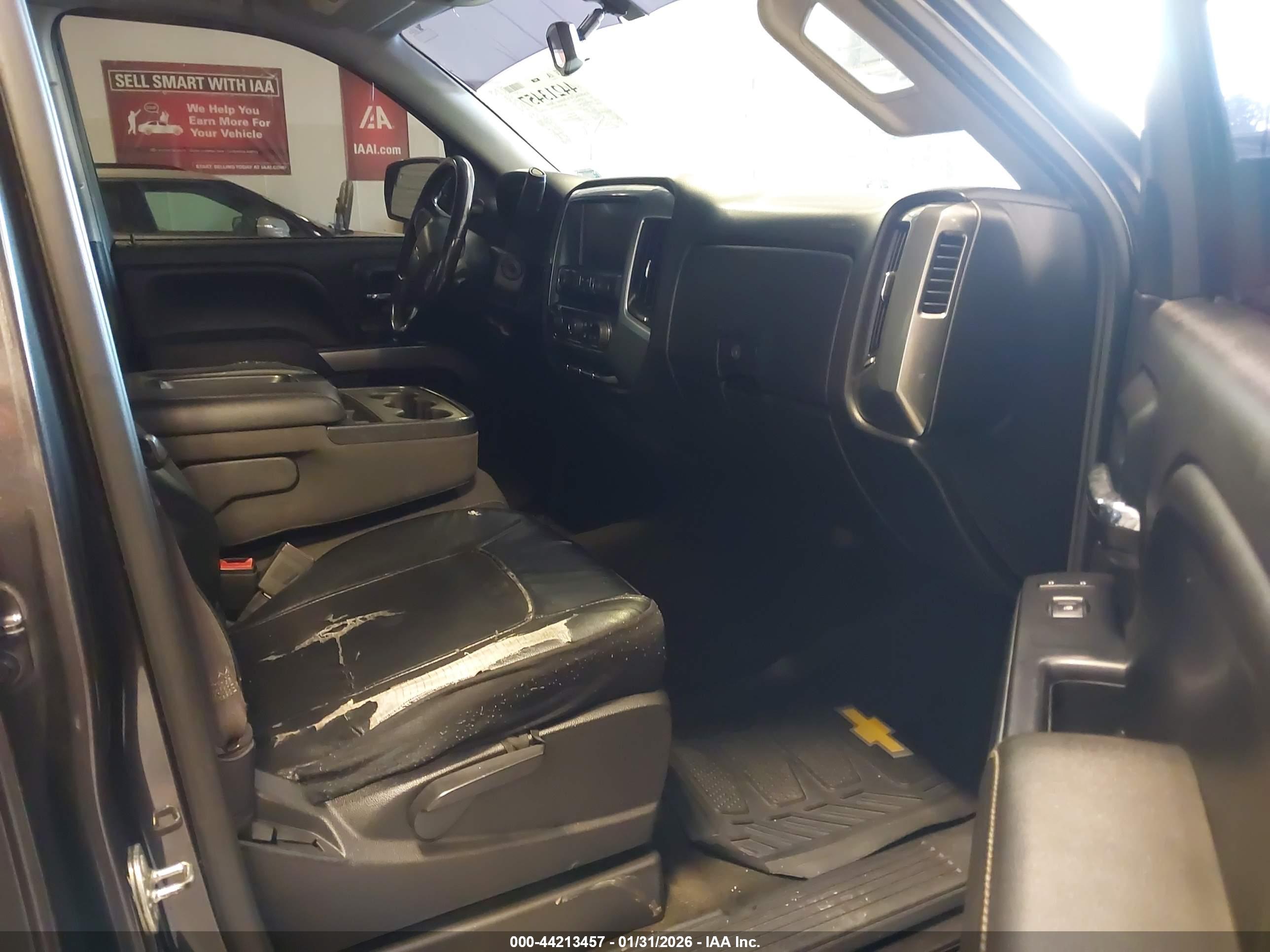 CHEVROLET SILVERADO image 5