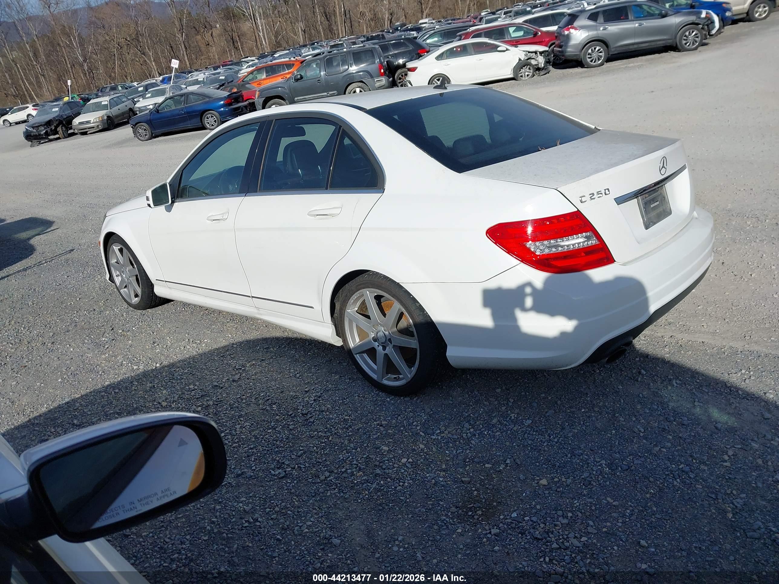 MERCEDES-BENZ C-CLASS image 3