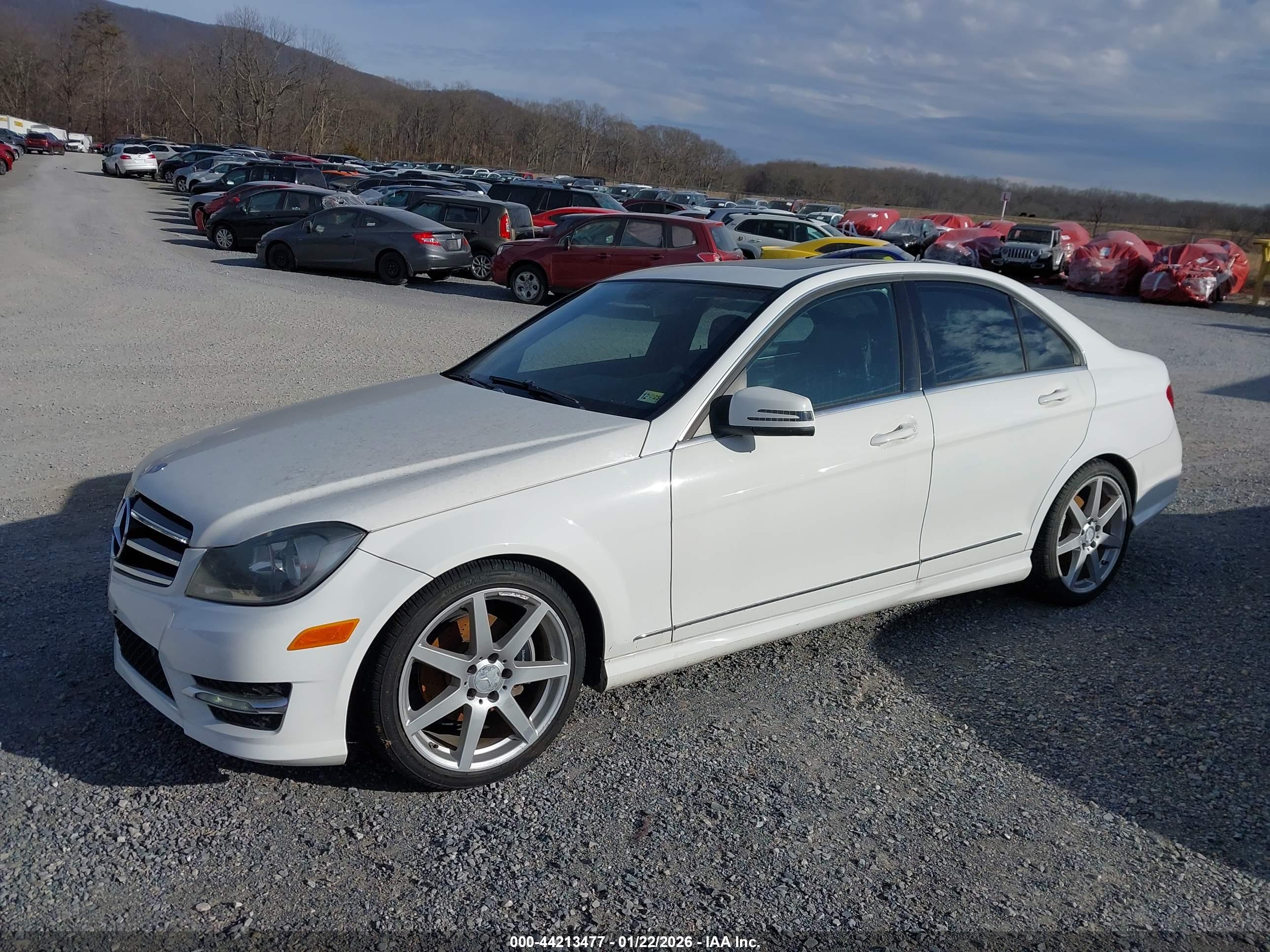 MERCEDES-BENZ C-CLASS image 6
