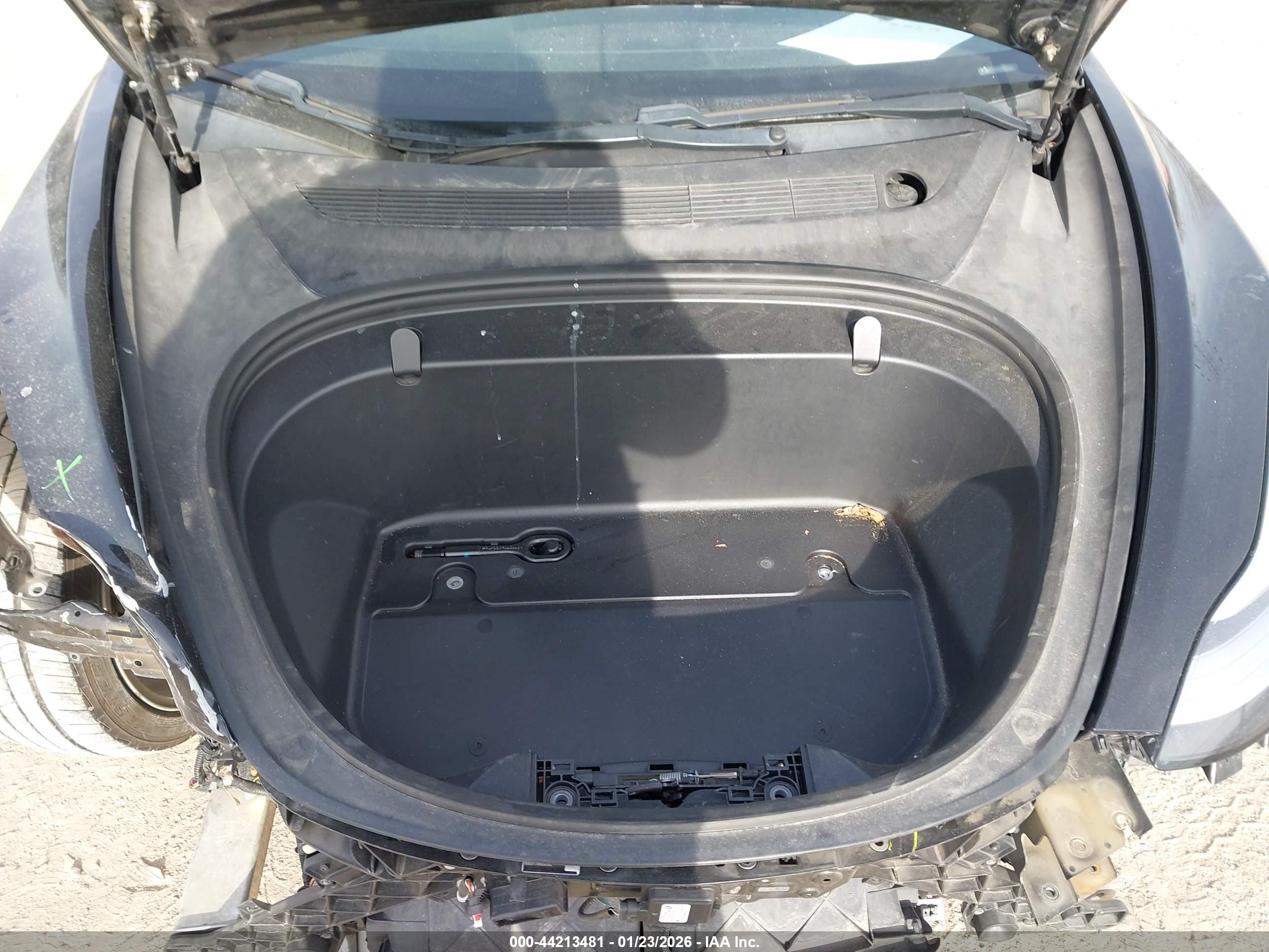 TESLA MODEL image 10