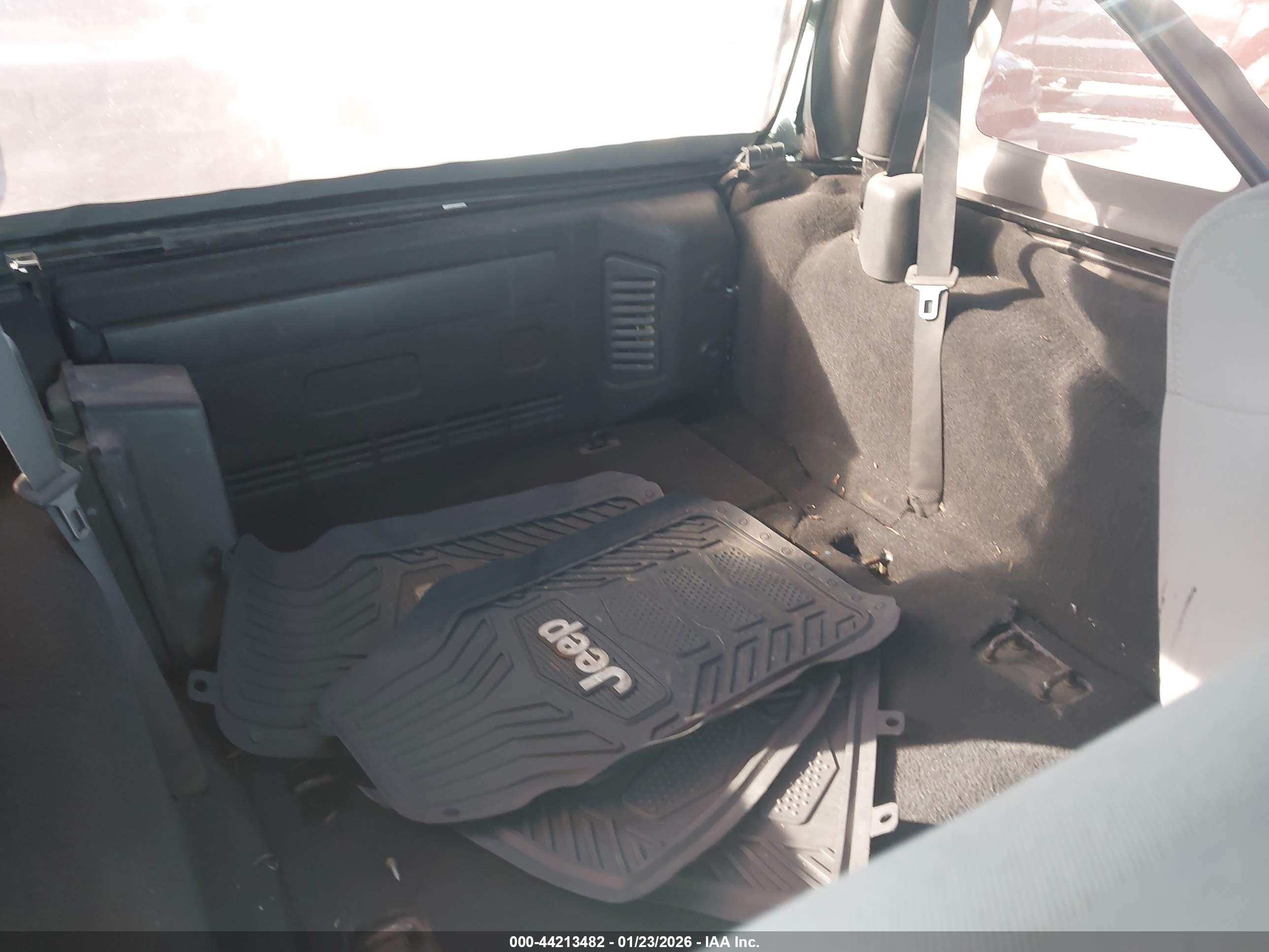 JEEP WRANGLER image 8