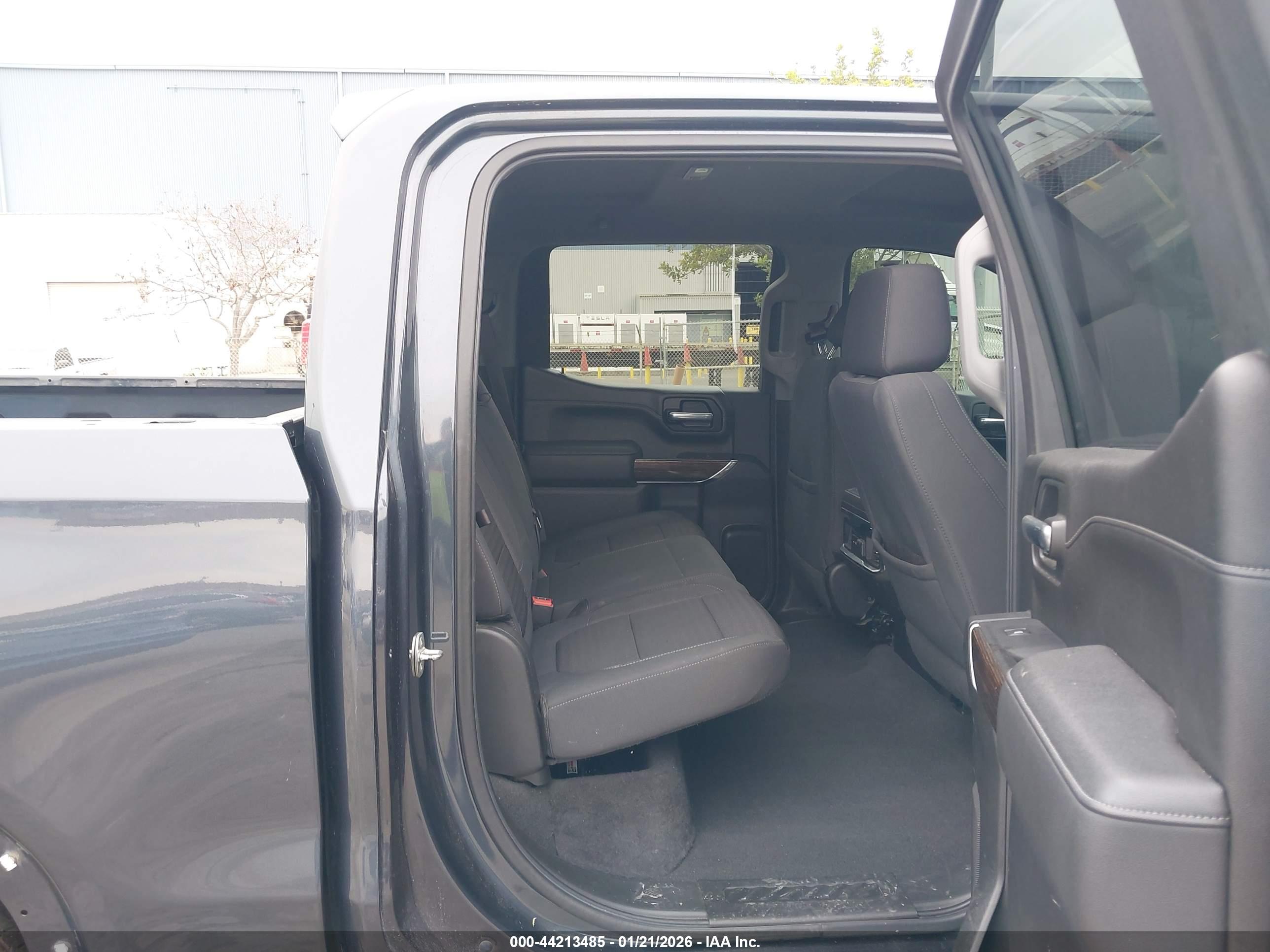 GMC SIERRA image 8