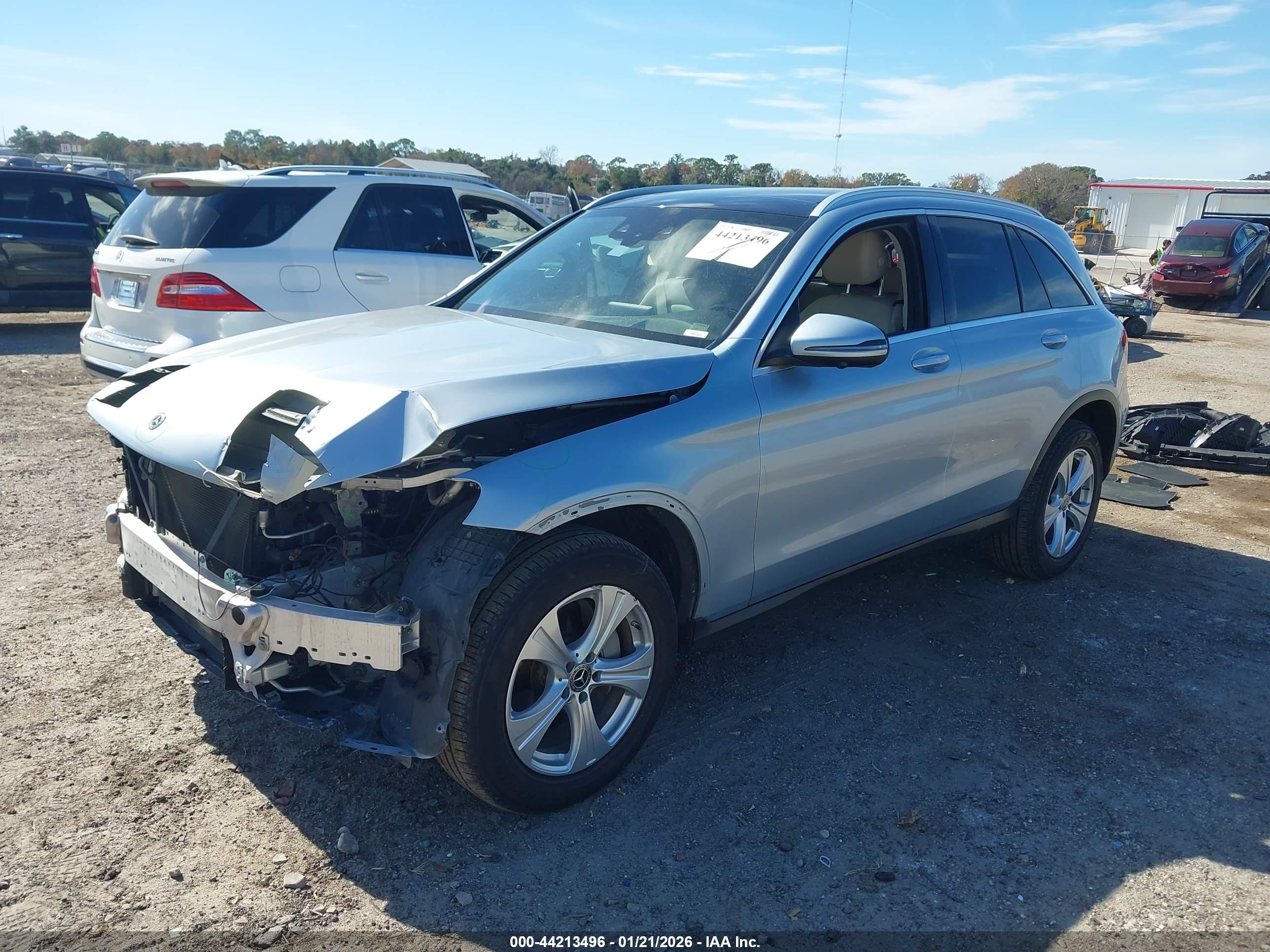 MERCEDES-BENZ GLC image 2