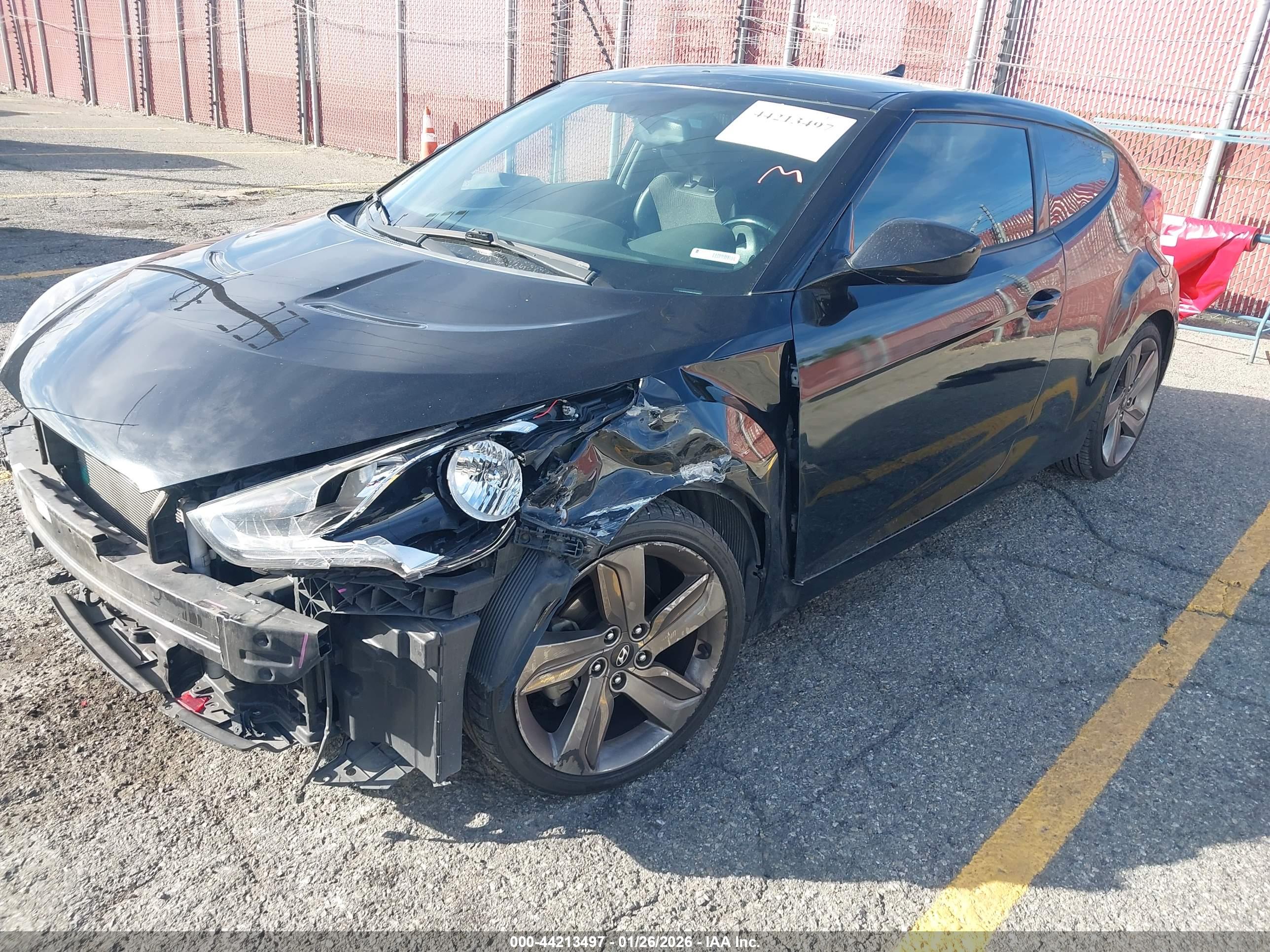 HYUNDAI VELOSTER image 2
