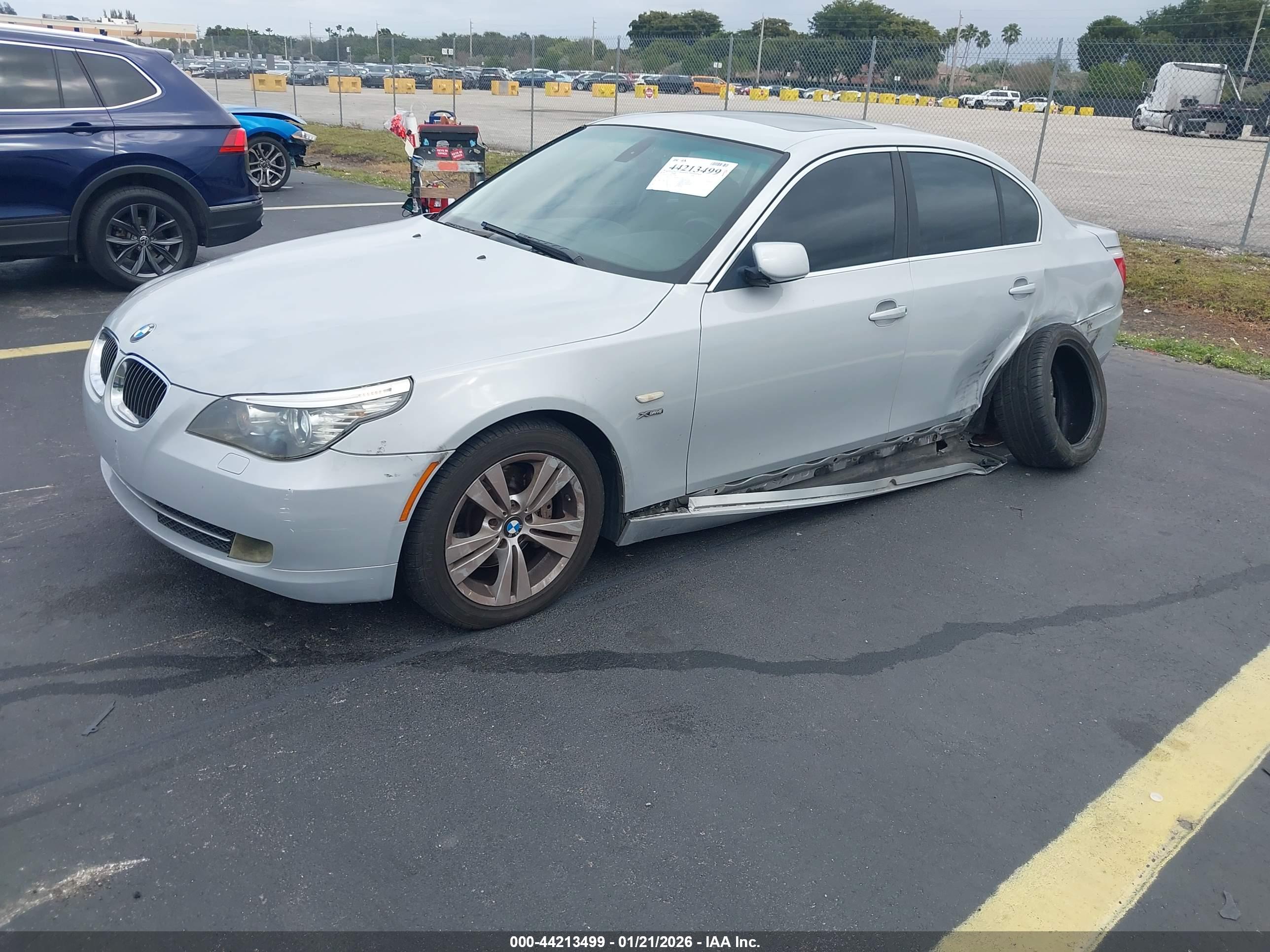 BMW 528I image 2