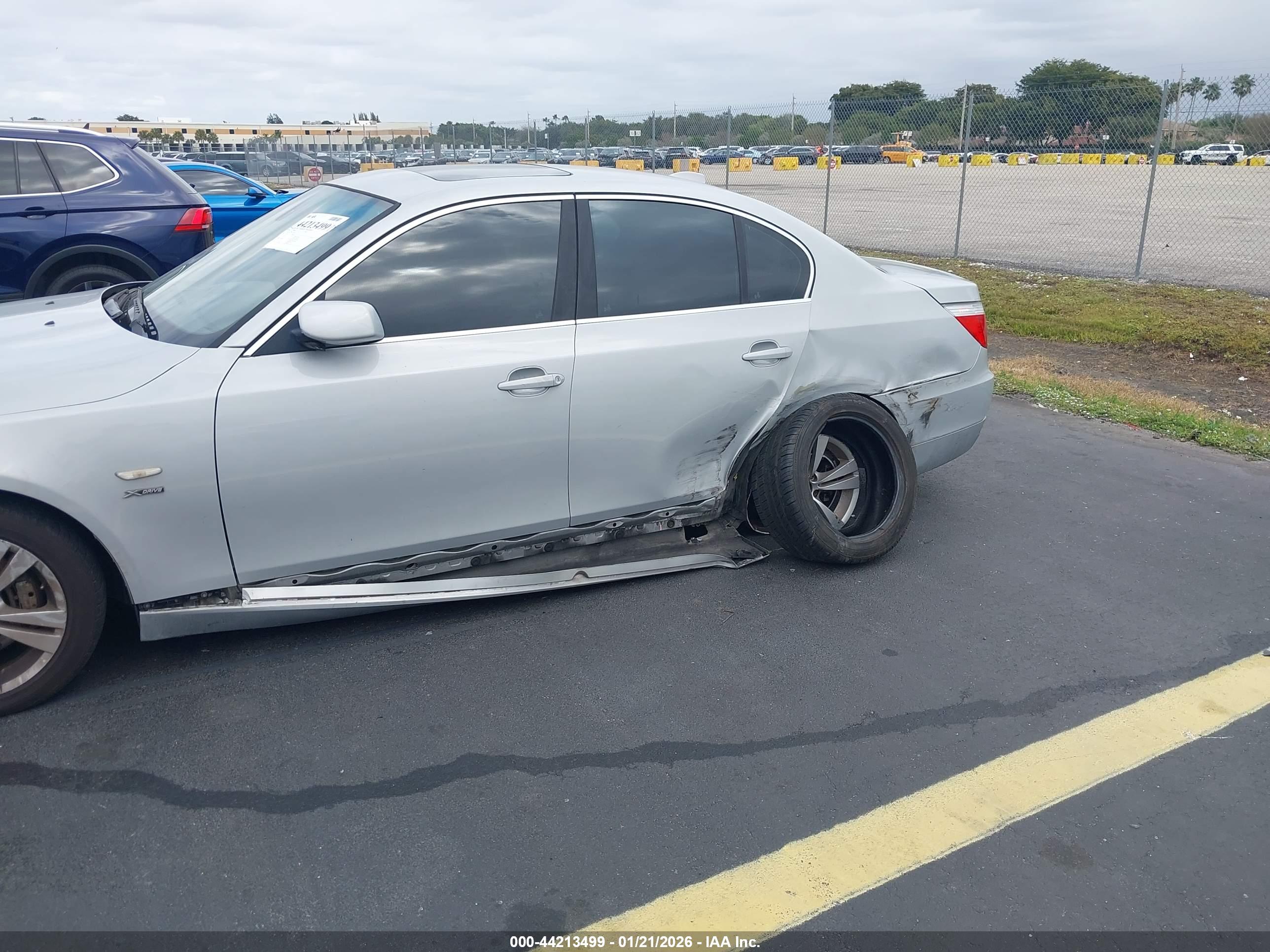 BMW 528I image 6