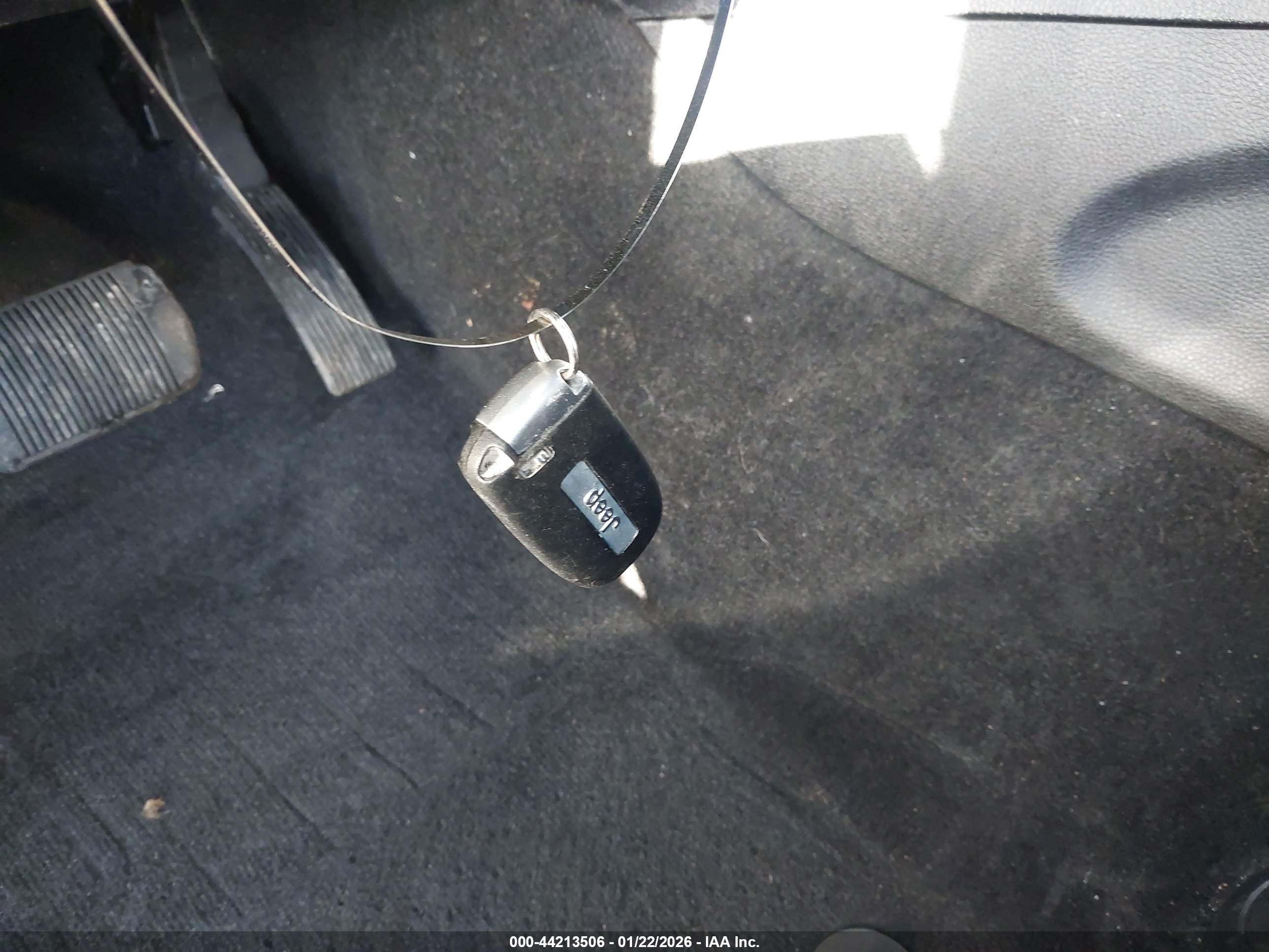 JEEP GRAND image 11