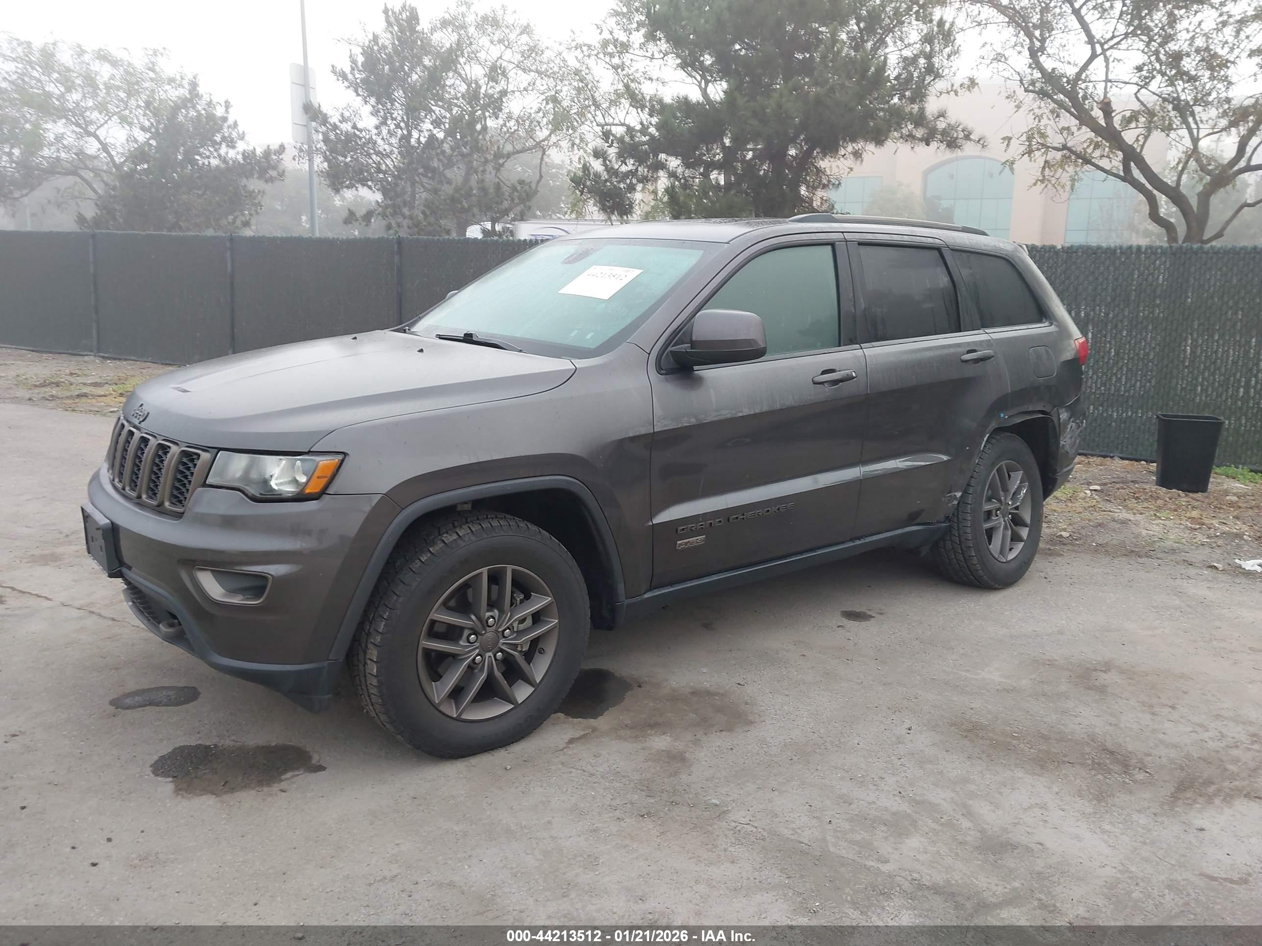 JEEP GRAND image 2