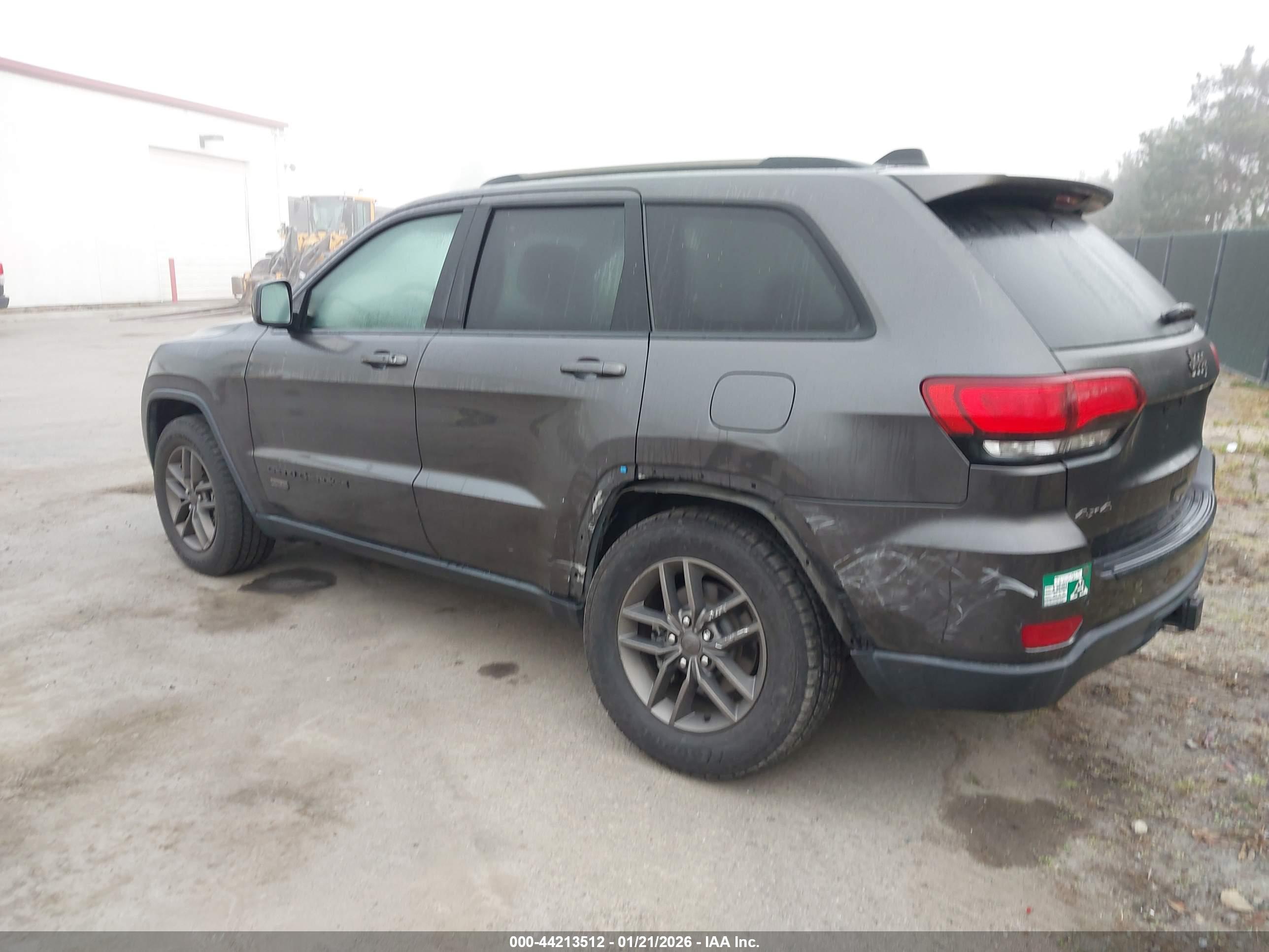 JEEP GRAND image 3