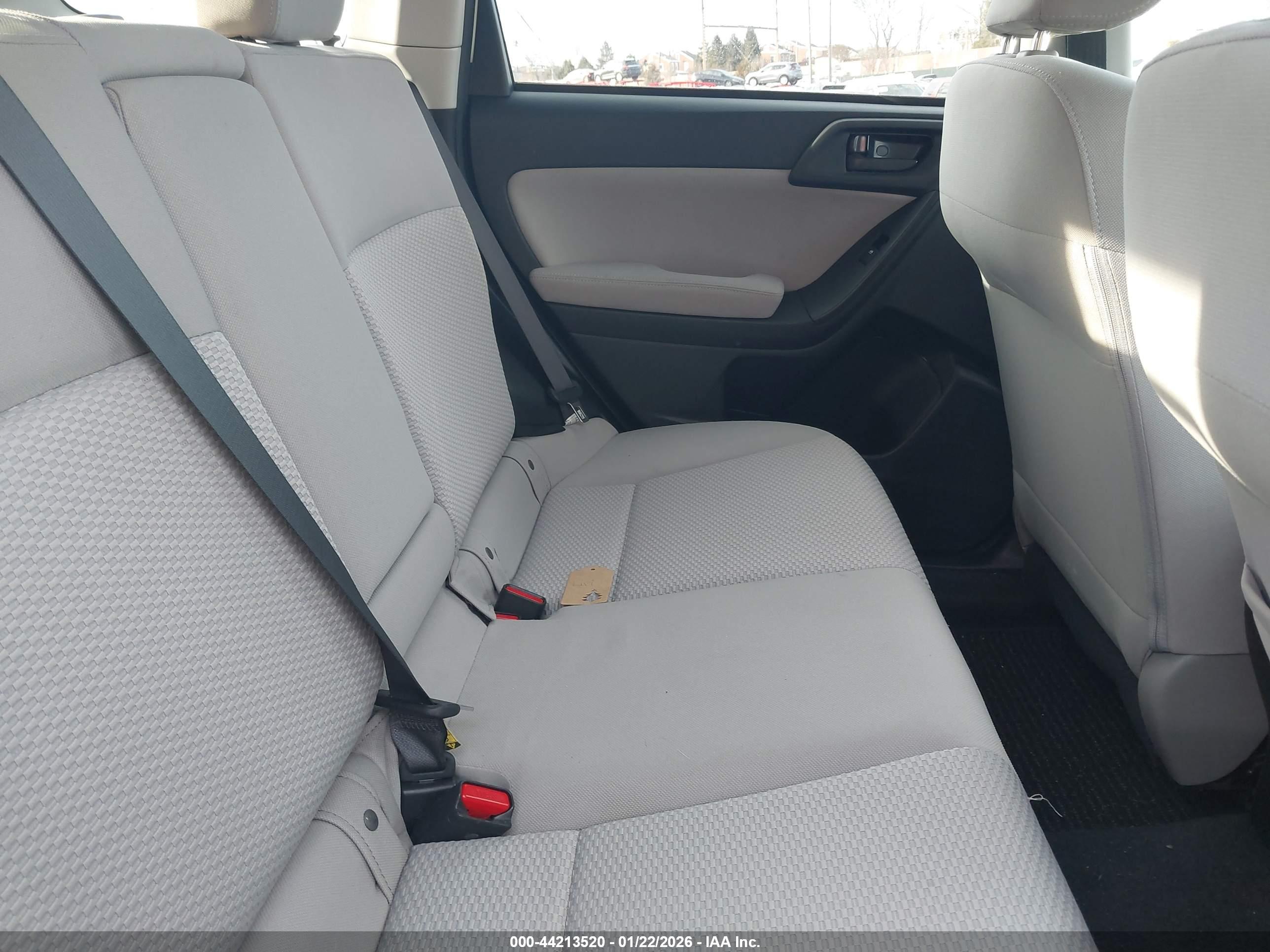 SUBARU FORESTER image 8