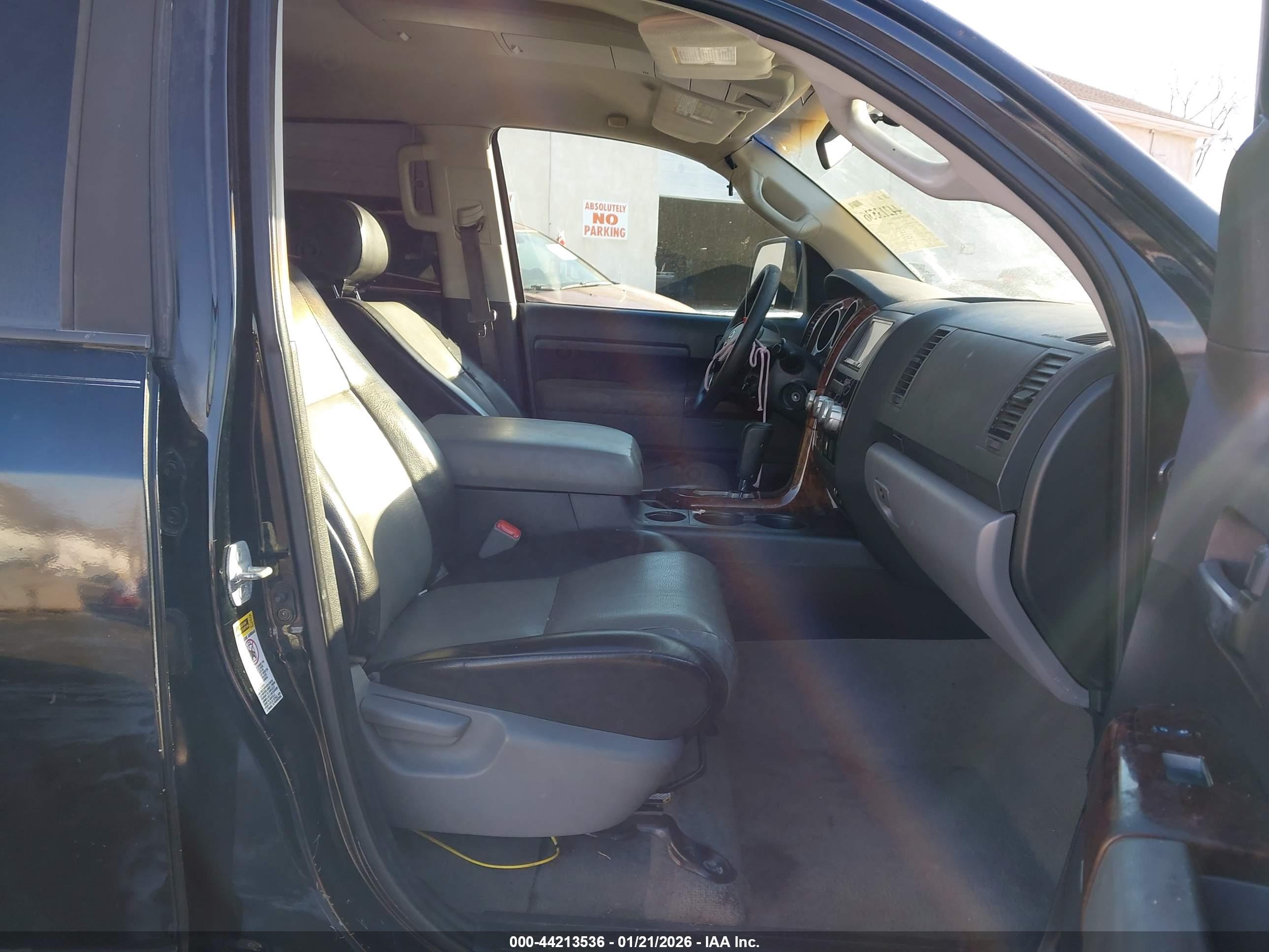 TOYOTA TUNDRA image 5