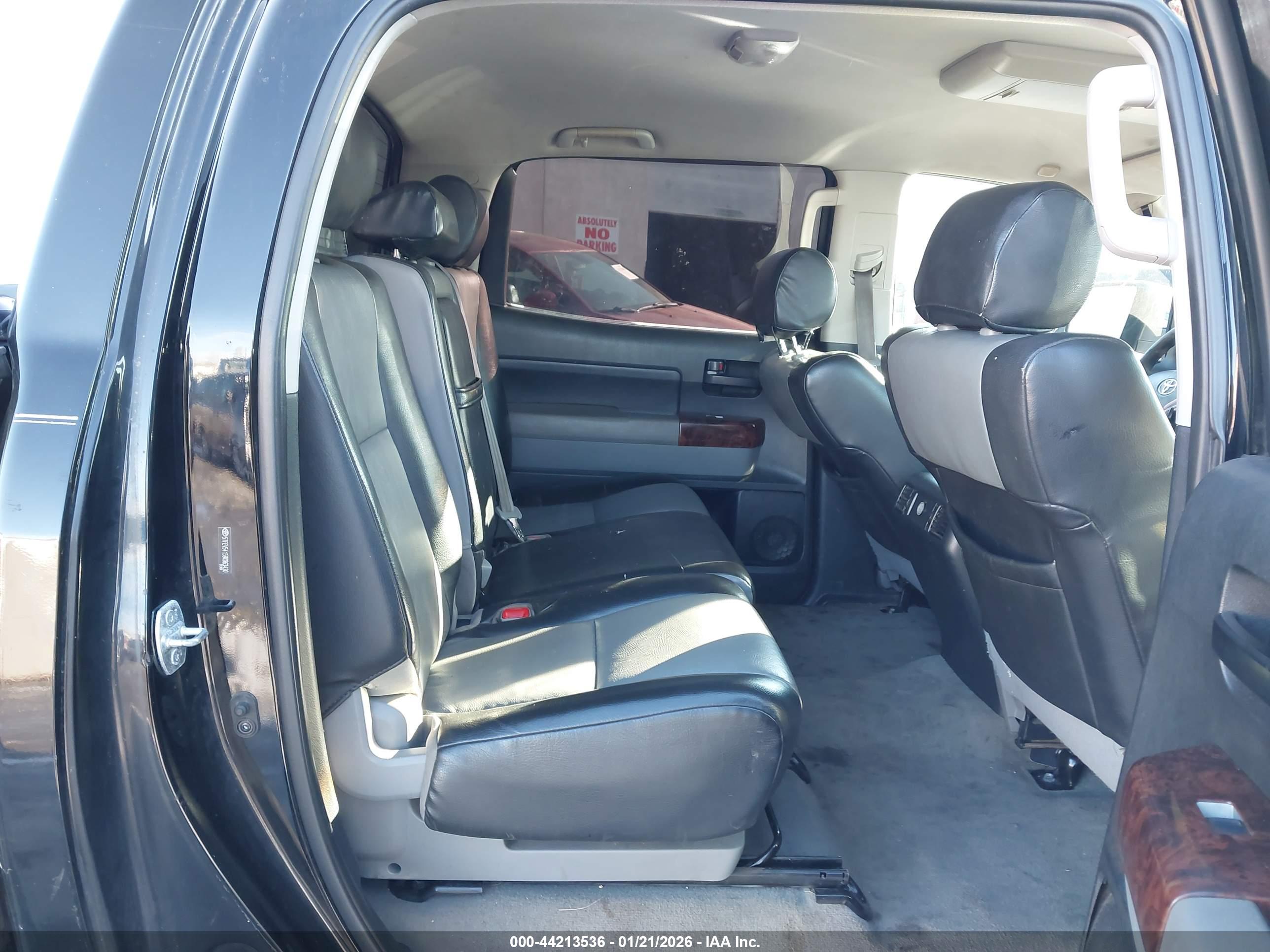 TOYOTA TUNDRA image 8