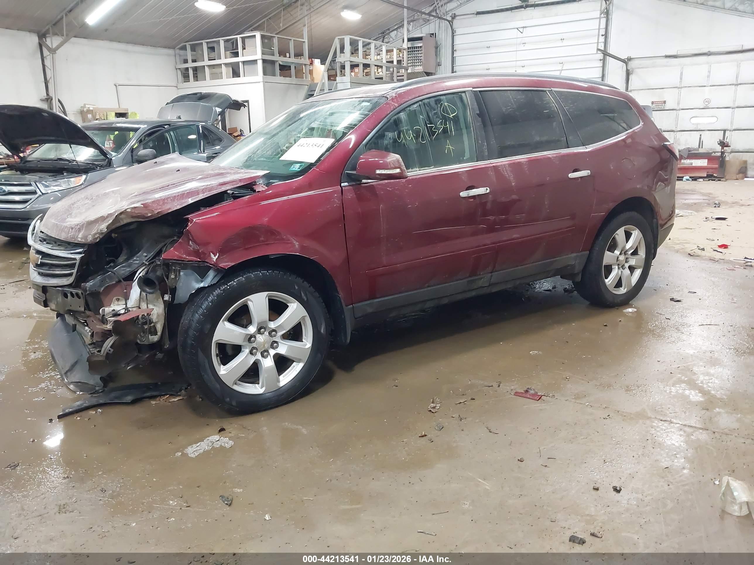 CHEVROLET TRAVERSE image 2