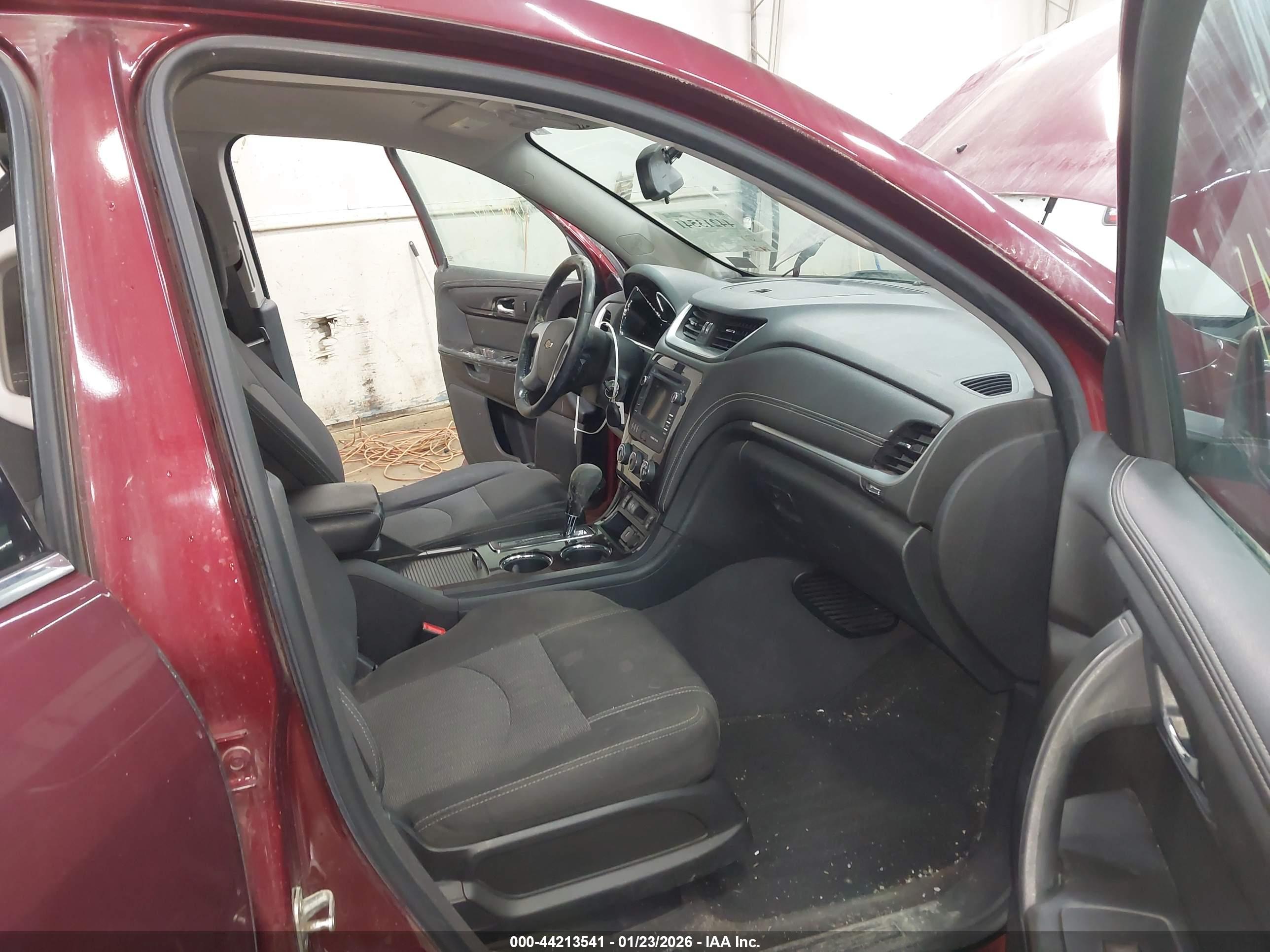 CHEVROLET TRAVERSE image 5