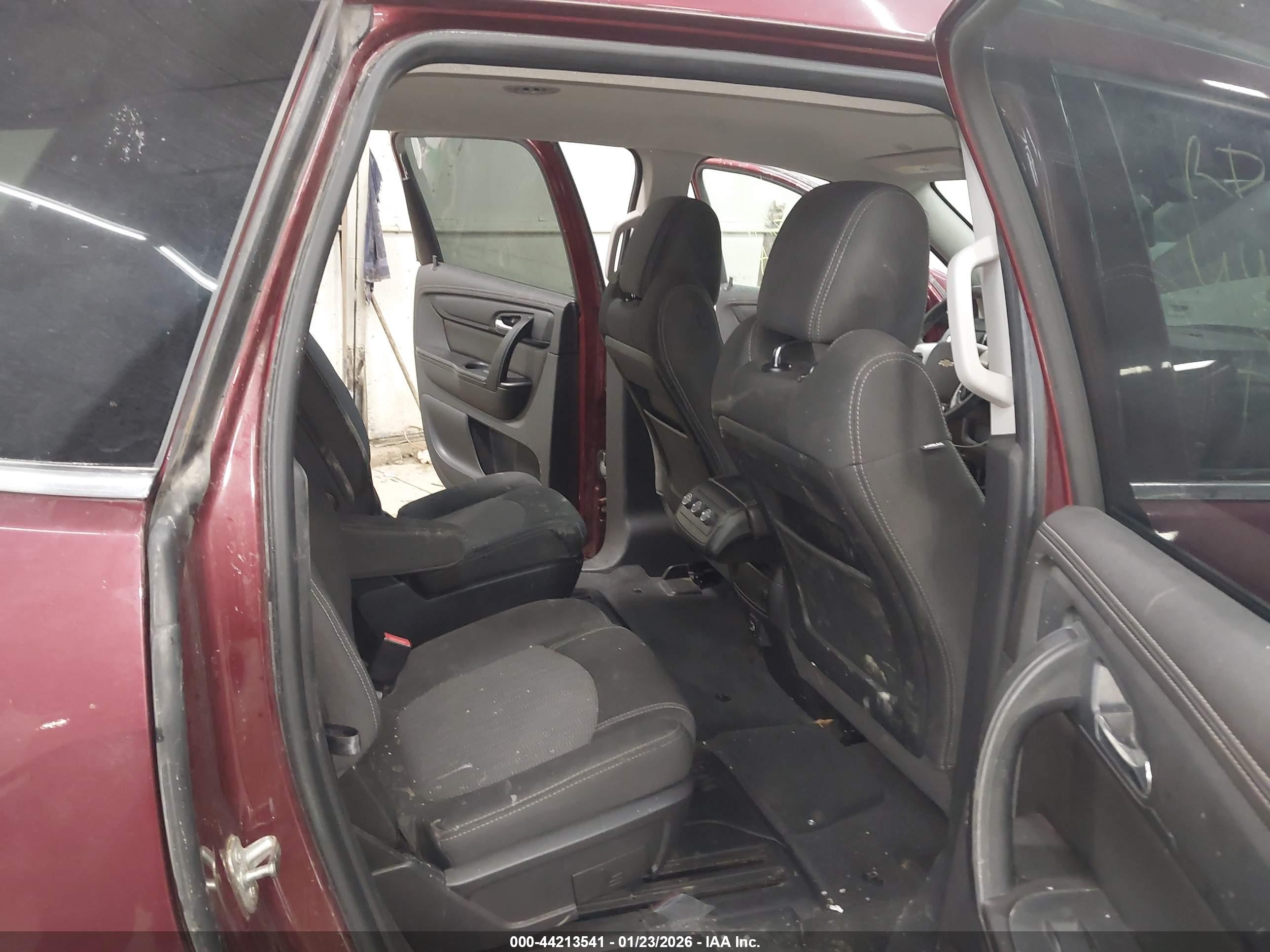 CHEVROLET TRAVERSE image 8