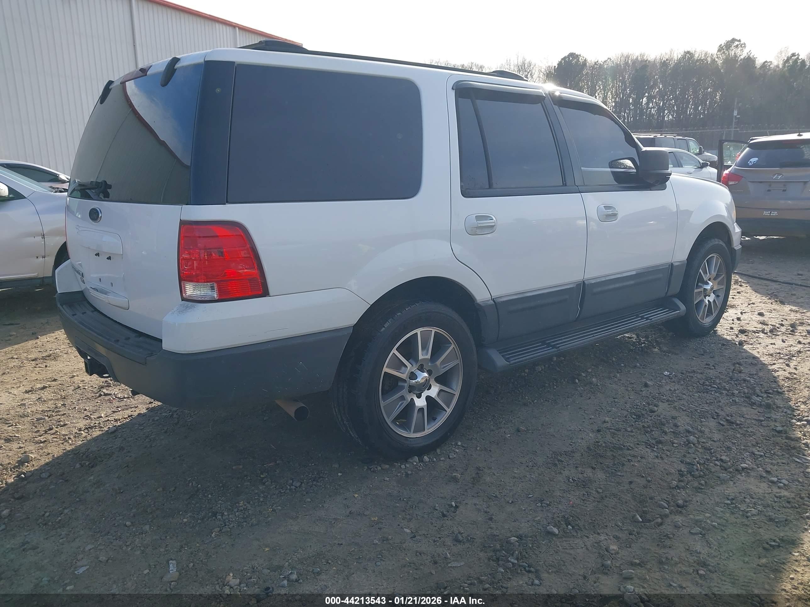 FORD EXPEDITION image 4