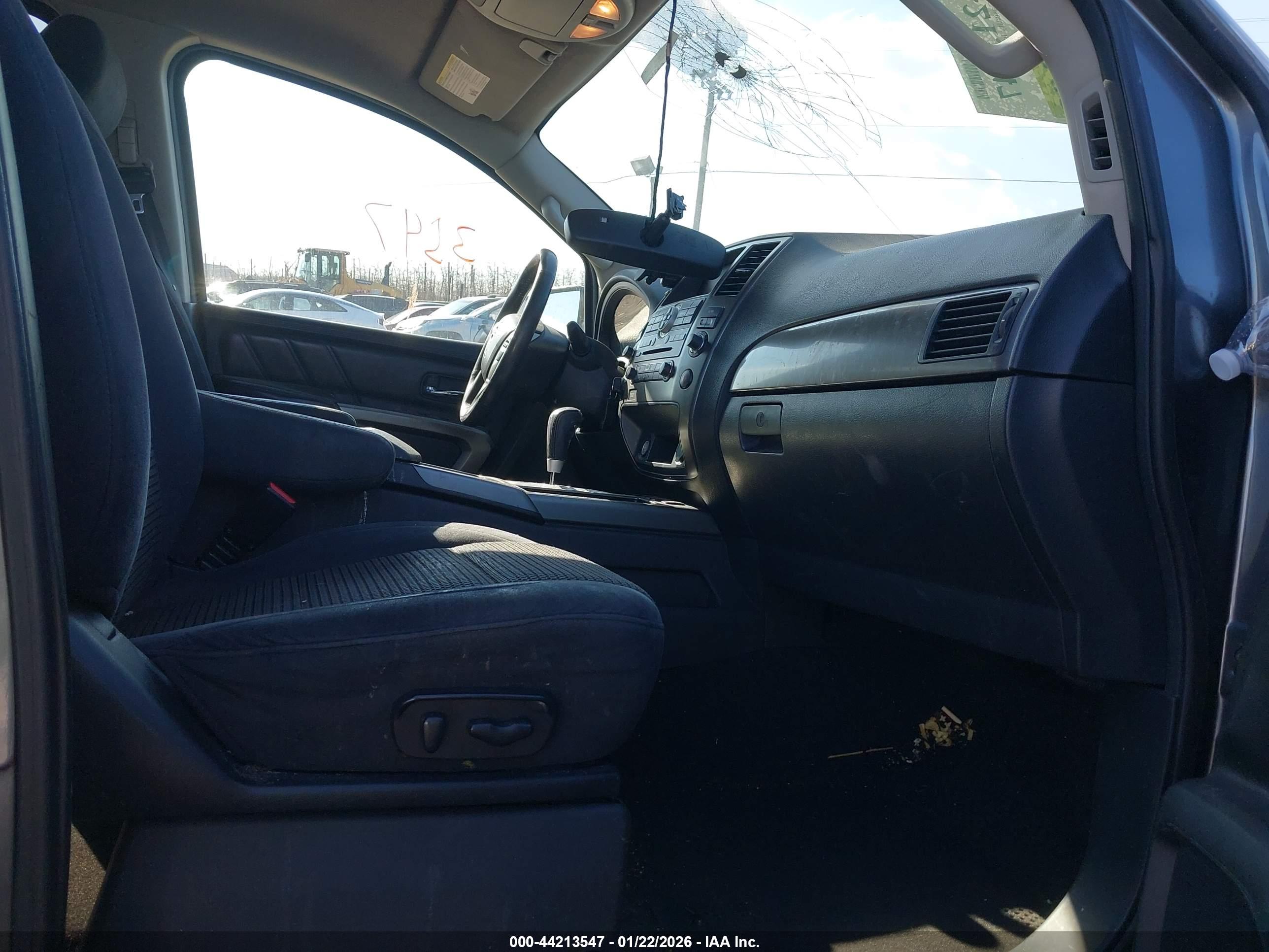 NISSAN ARMADA image 5