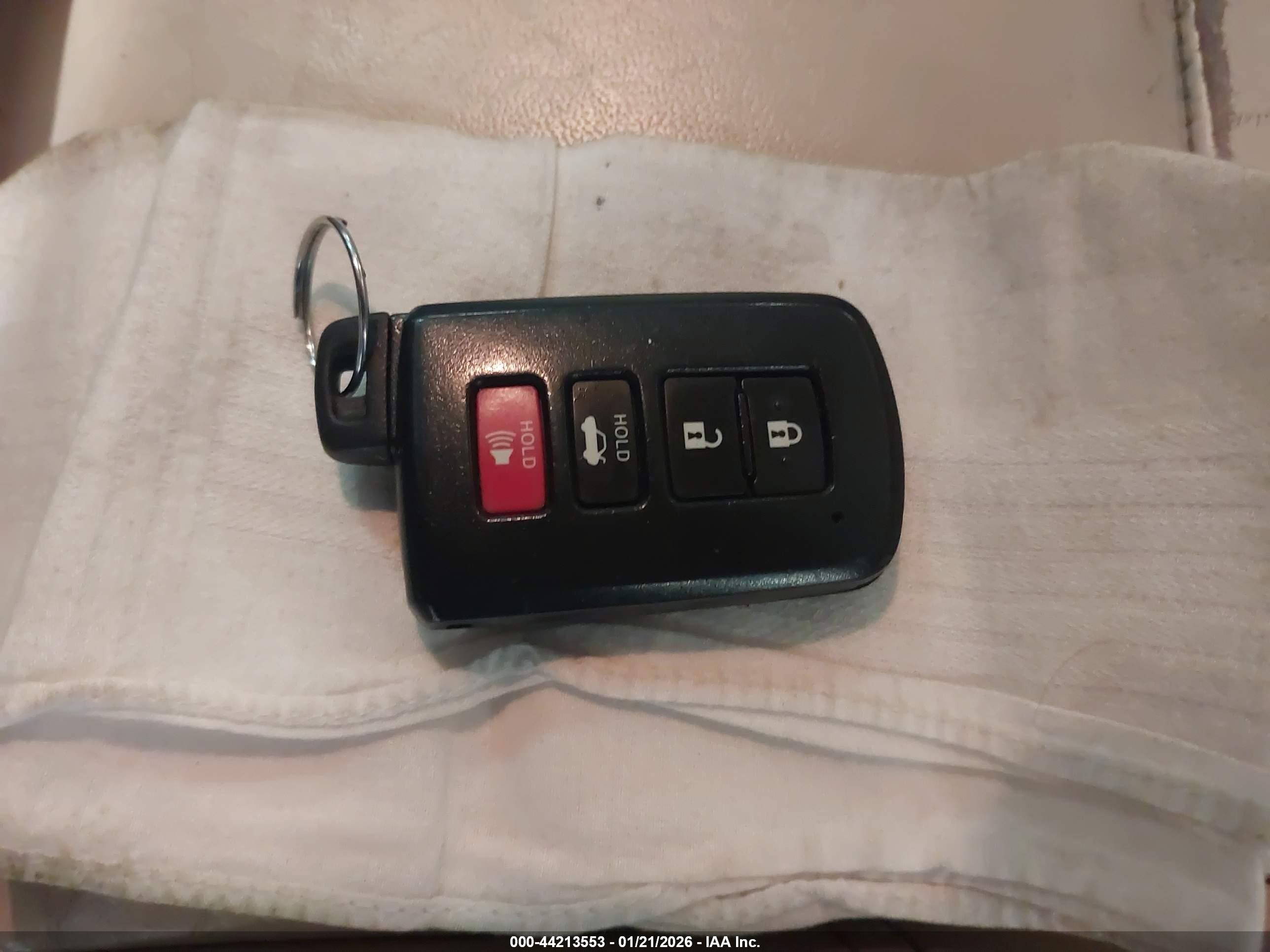 TOYOTA CAMRY image 11
