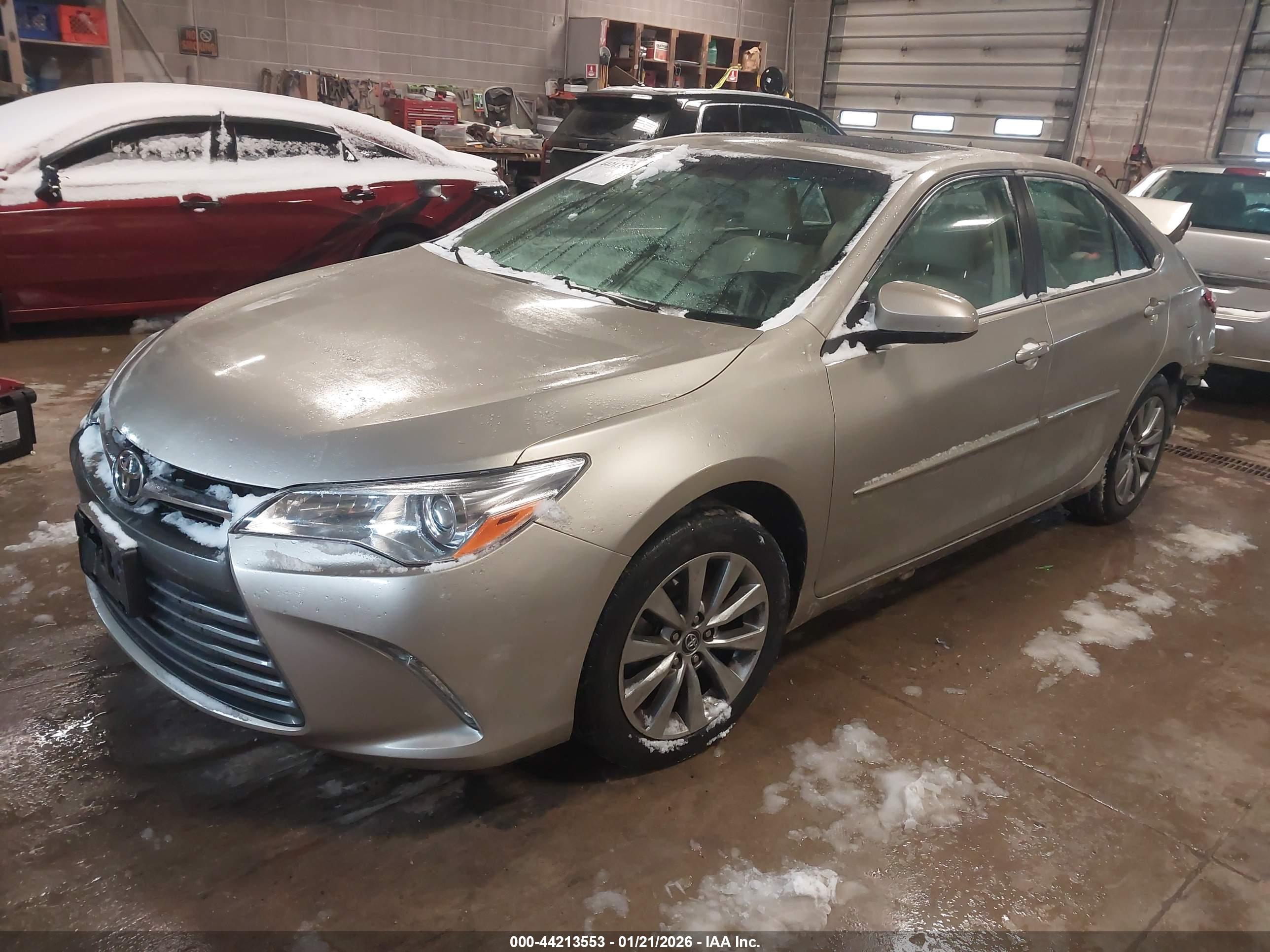 TOYOTA CAMRY image 2