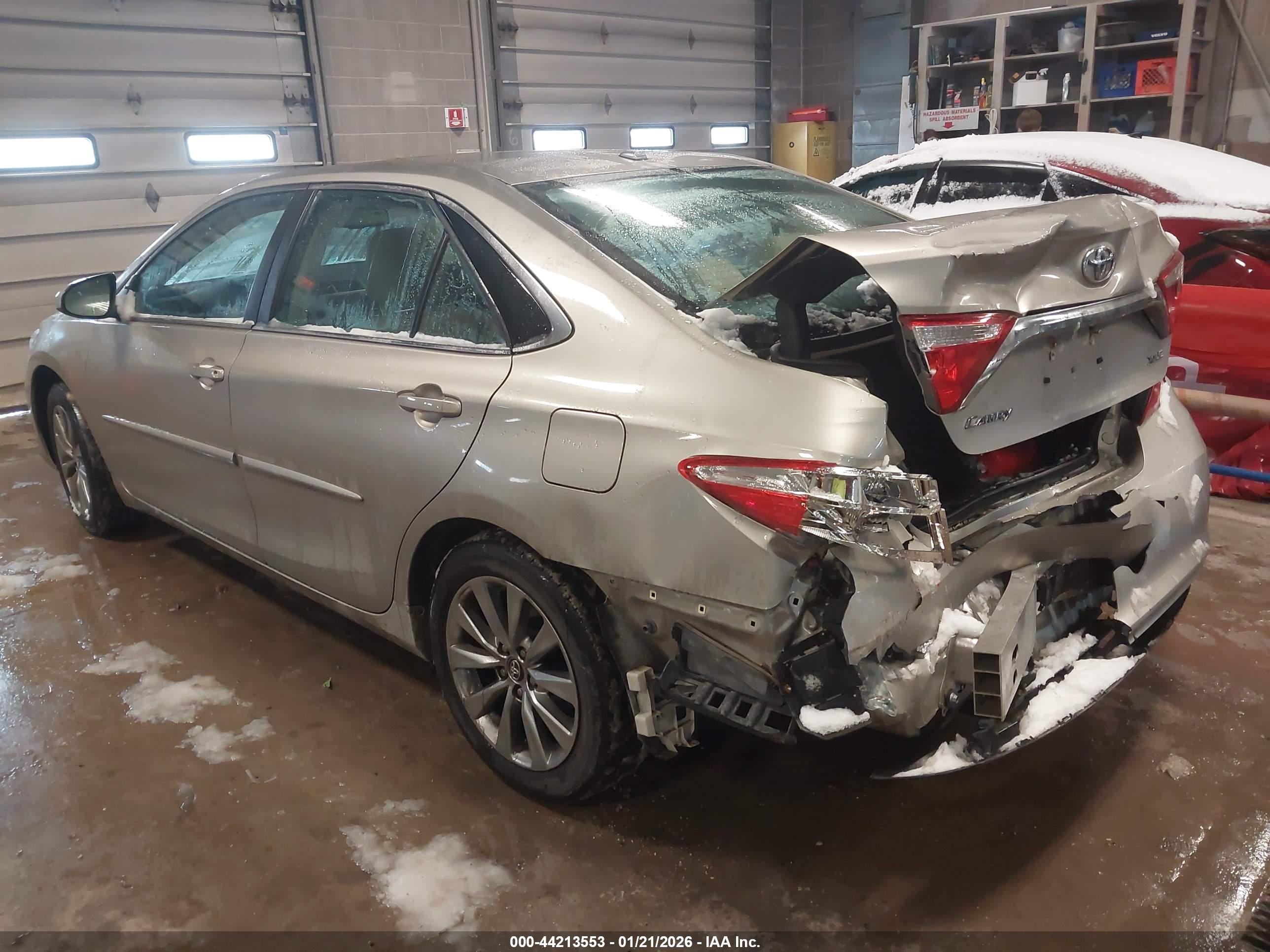 TOYOTA CAMRY image 3
