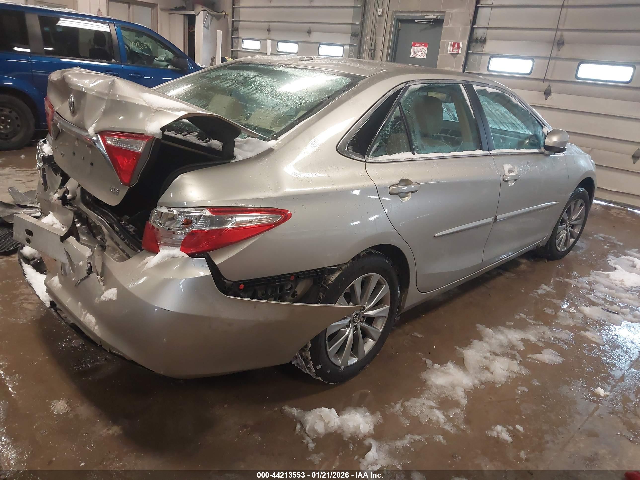 TOYOTA CAMRY image 4