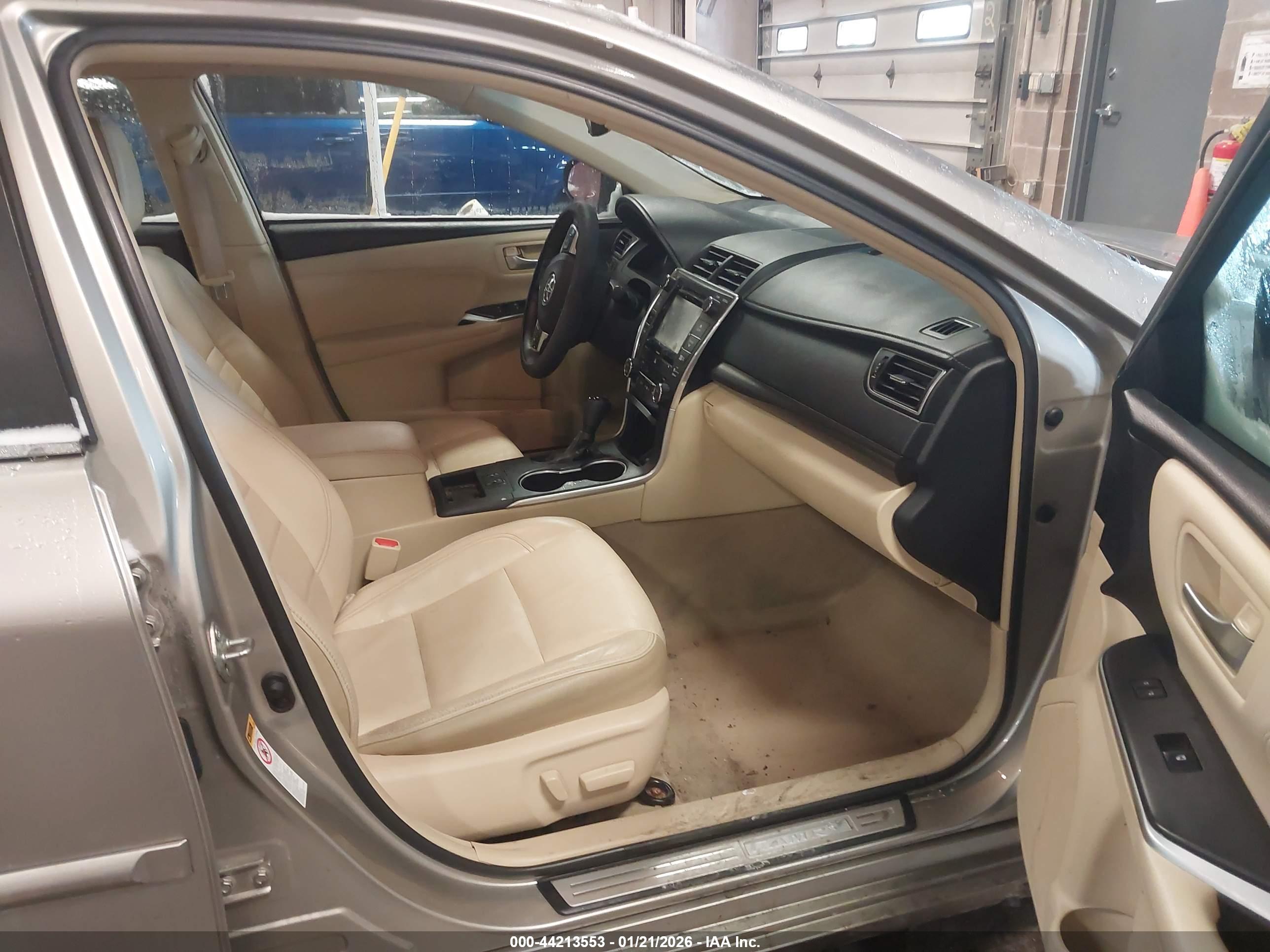 TOYOTA CAMRY image 5