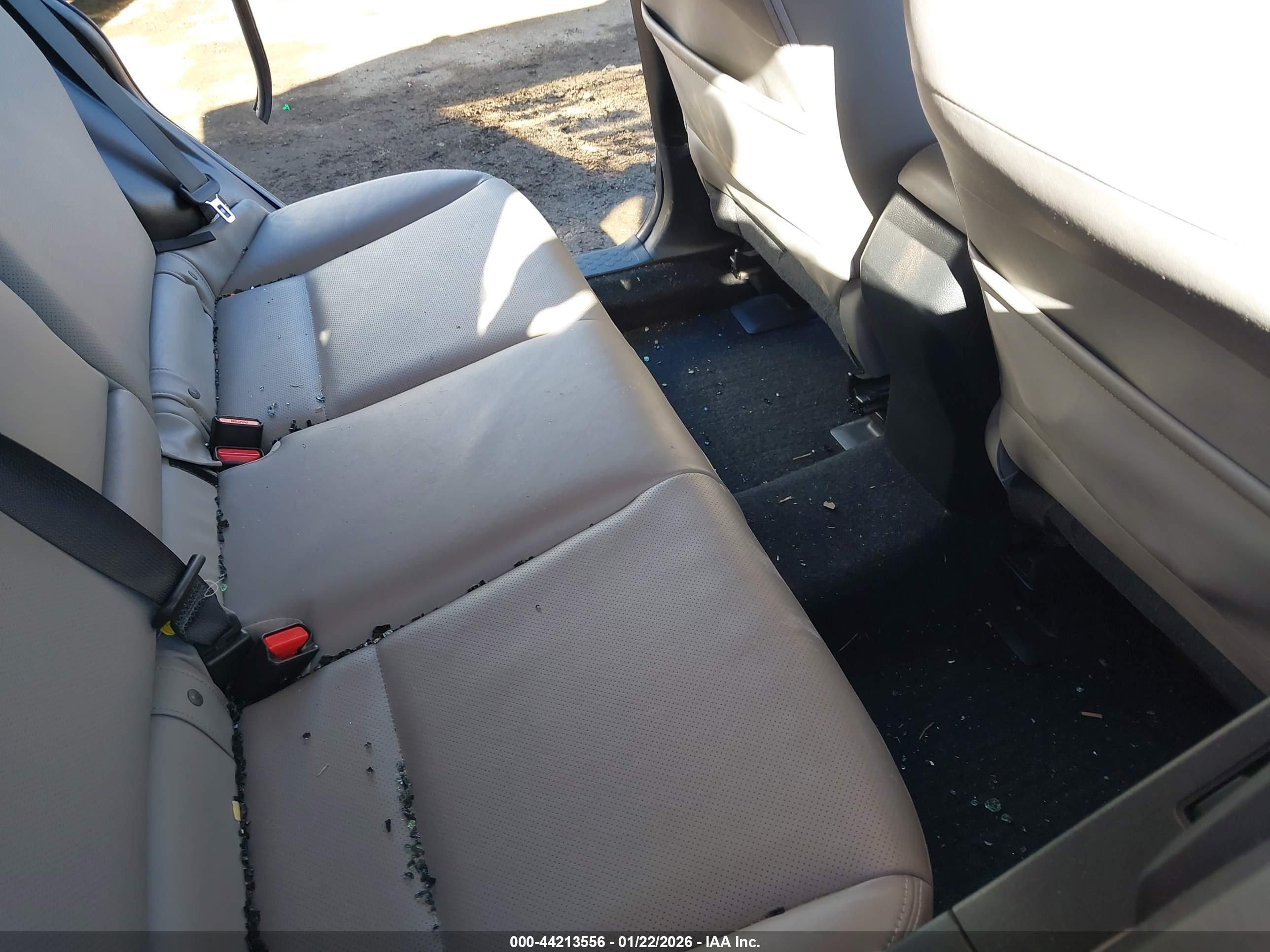 SUBARU FORESTER image 8
