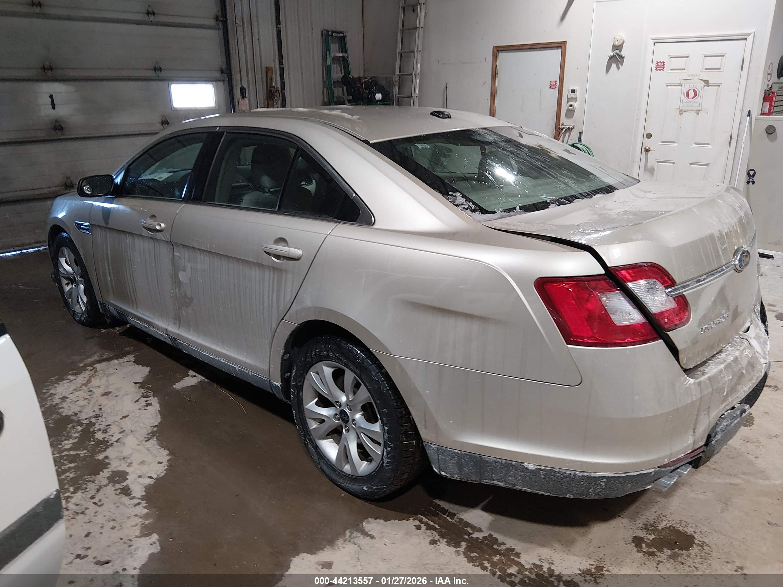 FORD TAURUS image 3