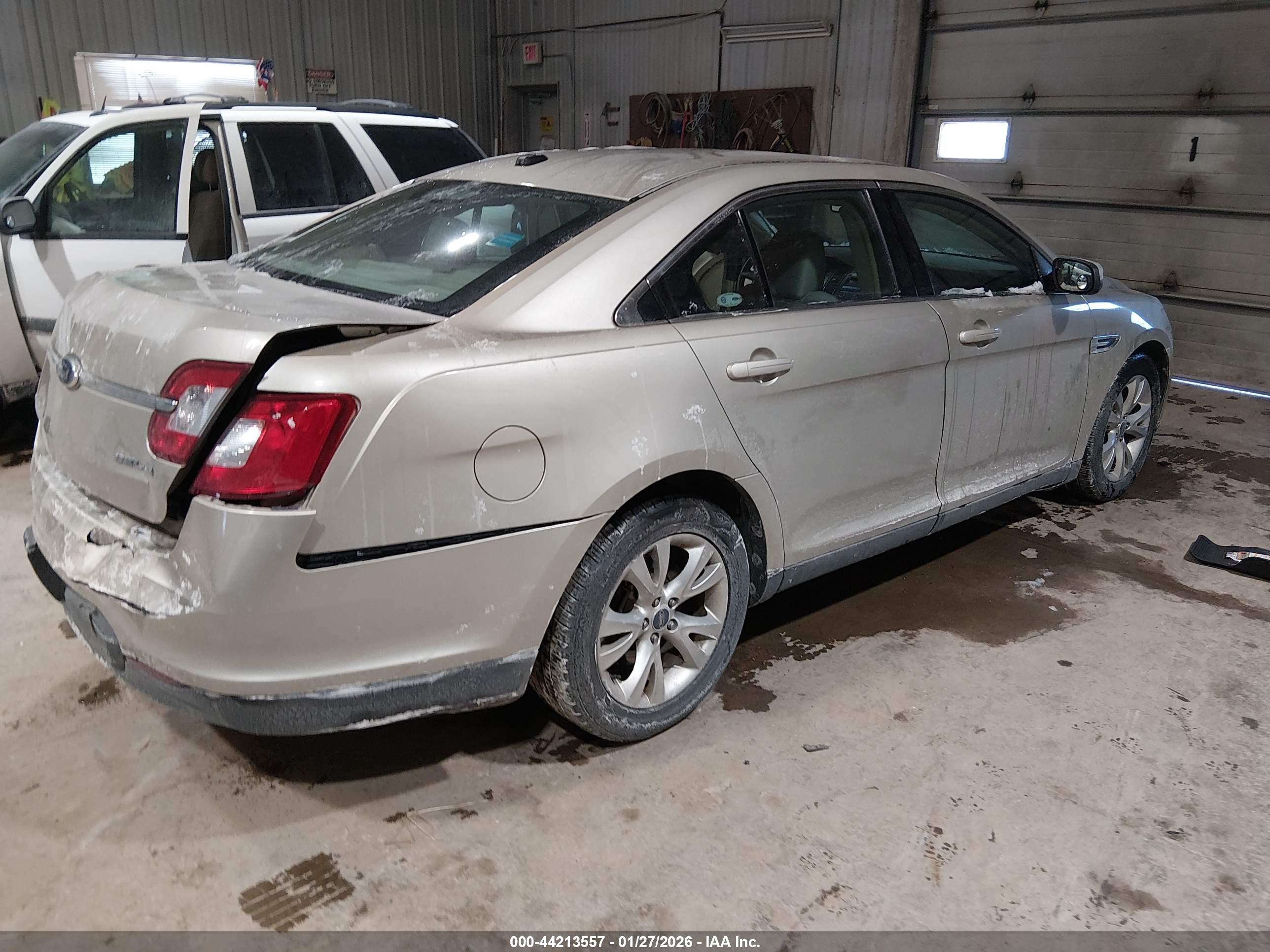 FORD TAURUS image 4