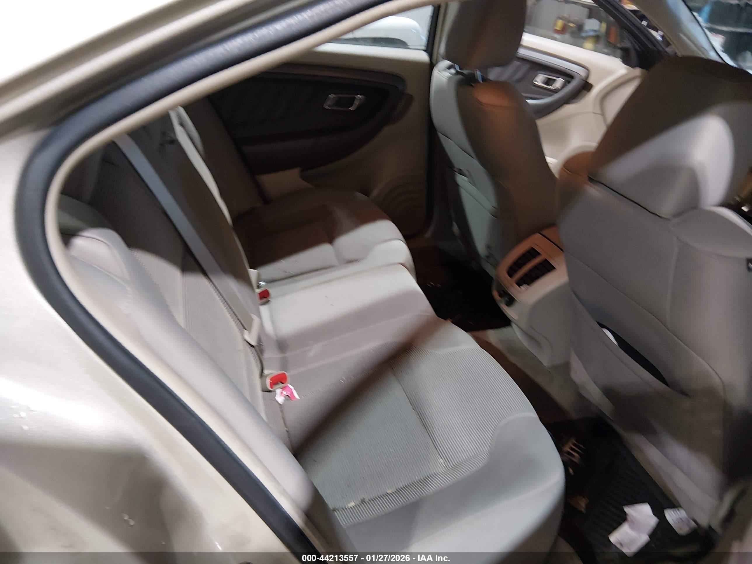 FORD TAURUS image 8