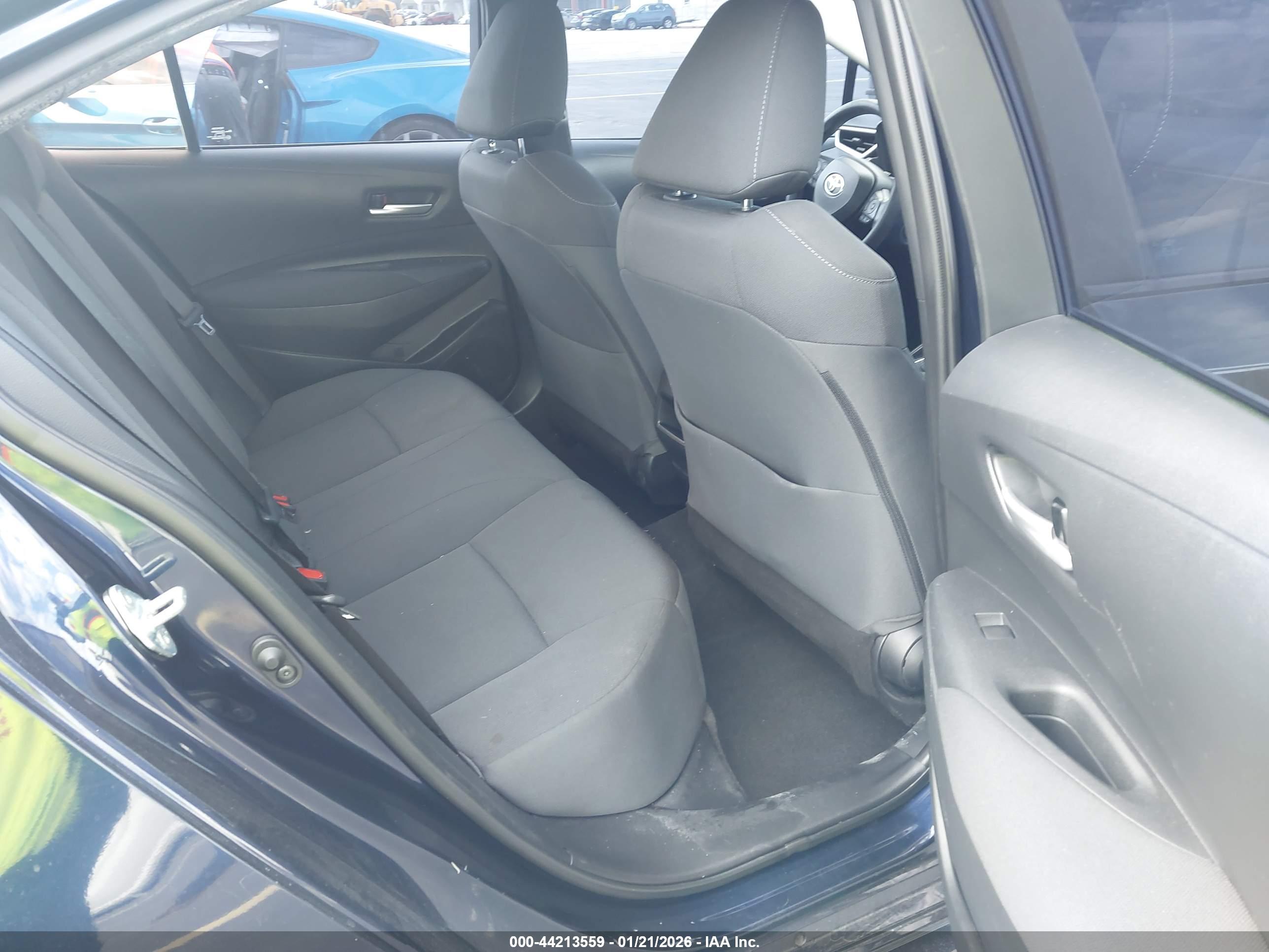 TOYOTA COROLLA image 8